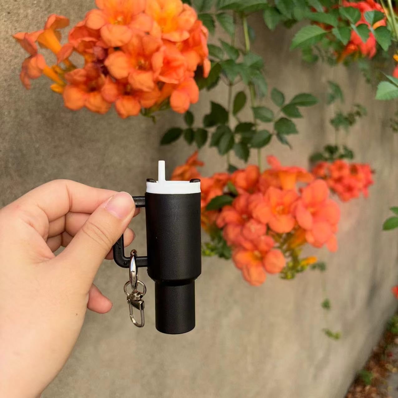Detachable Mini Tumbler Keychain with Lipstick Storage - Cute Cup Keychain for Women, School Bag Accessory & Backpack Charm - Perfect for Daily Use, Travel, and Gift Giving