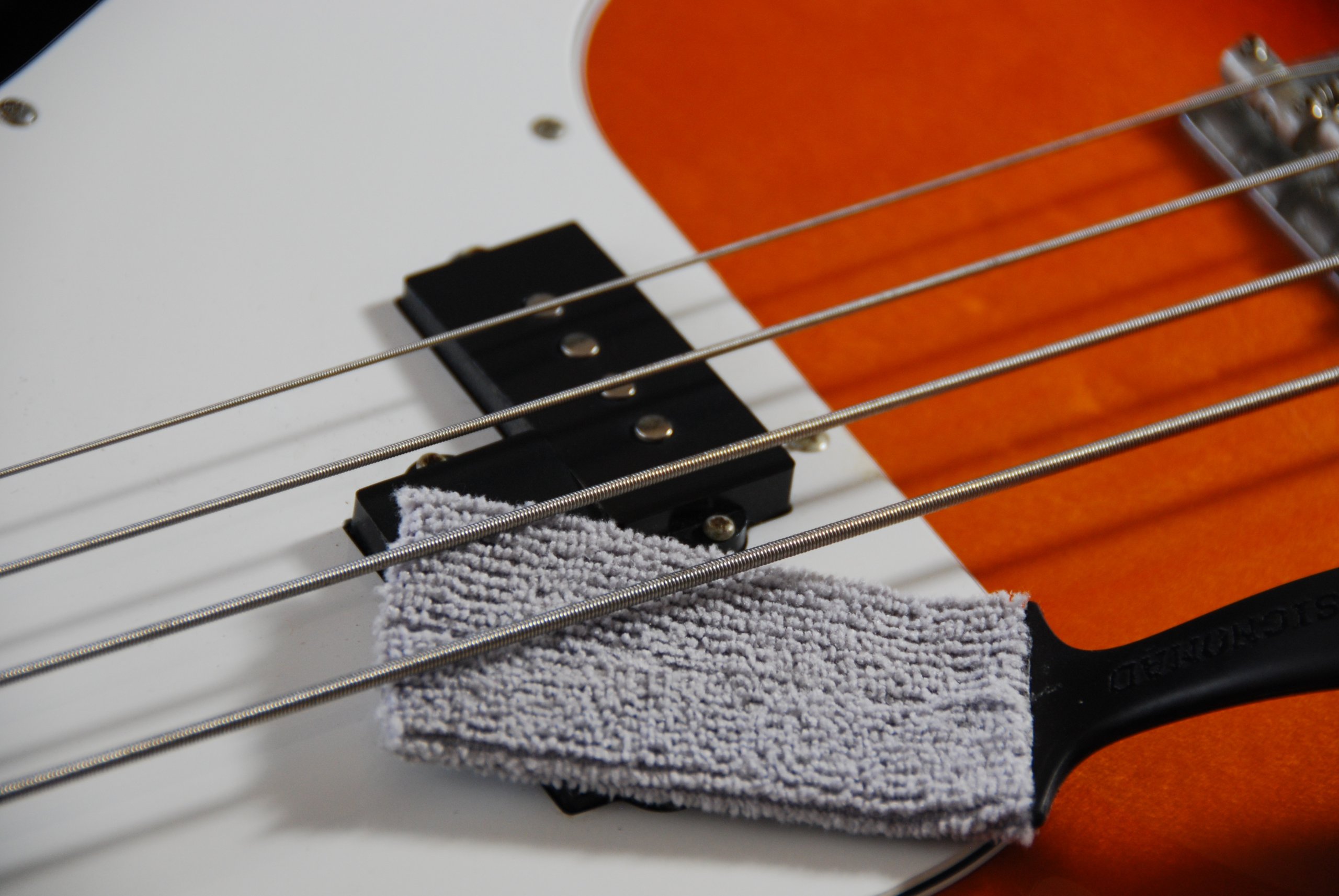 MusicNomad MN205 Nomad String, Body & Hardware Cleaning Tool for Guitars & Instruments – Perfect for Home, Studio & Stage Use