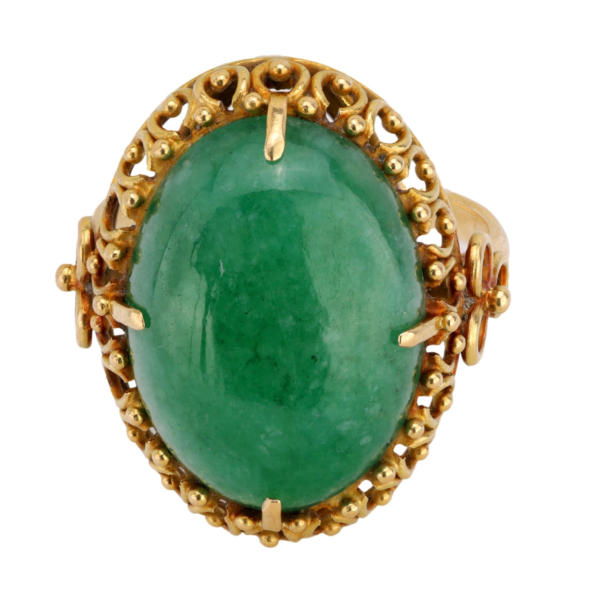 Vintage Cabochon Jade 18K Yellow Gold Cocktail Ring - Elegant Statement Jewelry for Women, Perfect for Parties, Weddings & Special Occasions
