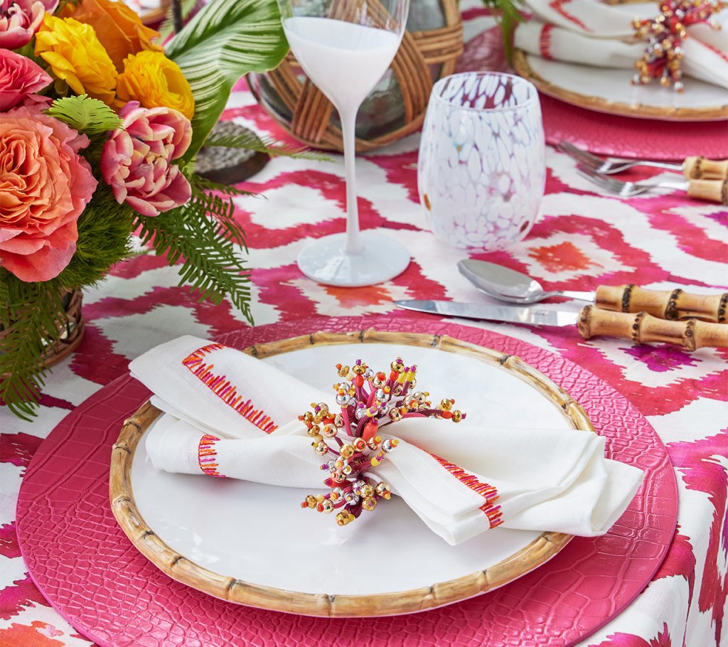 Vibrant Crocodile Print Placemats Set of 4 - Waterproof & Heat Resistant Dining Table Mats for Everyday Use, Dinner Parties & Home Decor