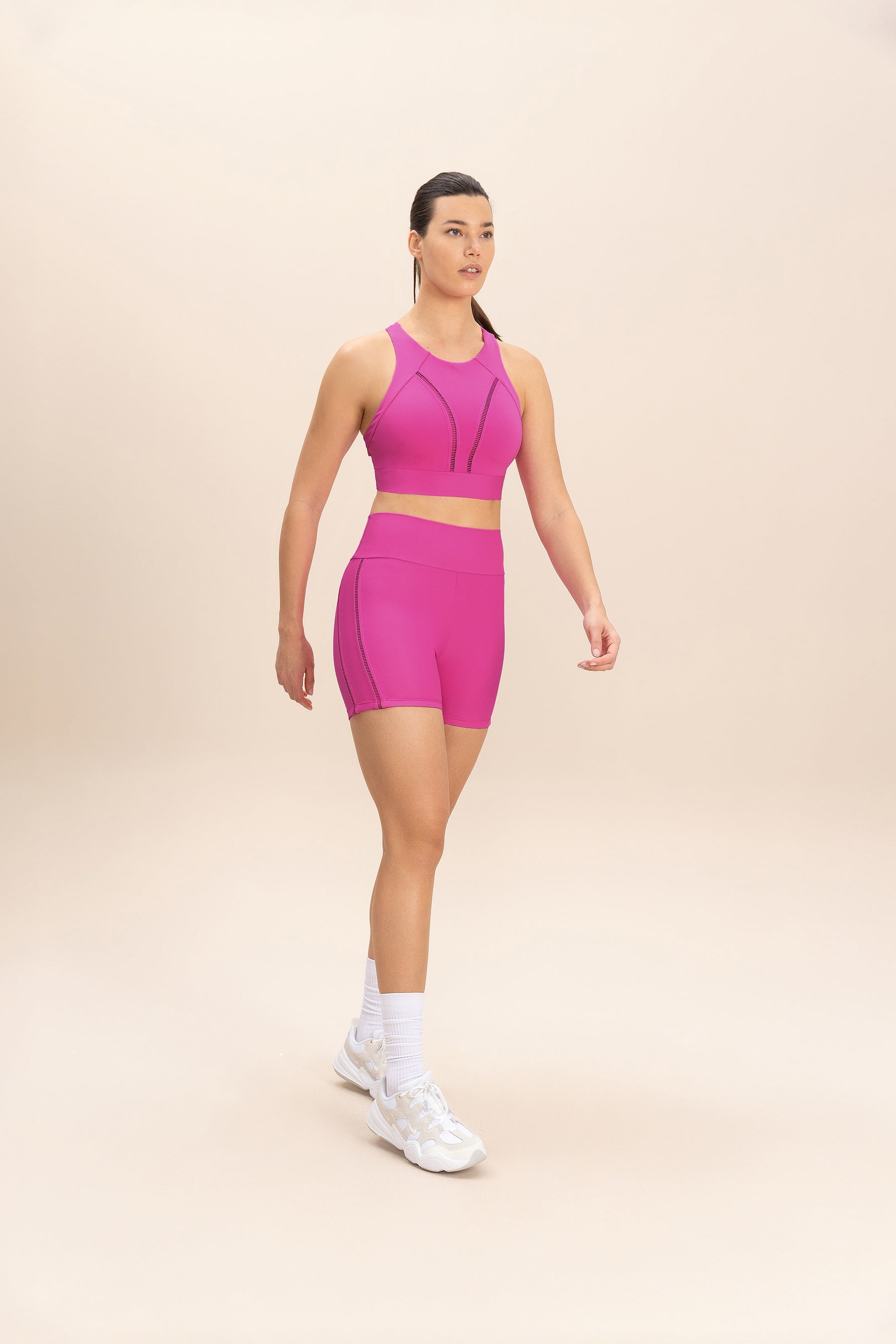 Form Hydefit® Adaptiv Sports Bra - High Support Workout Bra for Women, Seamless Comfort & Breathable Fabric - Perfect for Running, Yoga & Gym Training