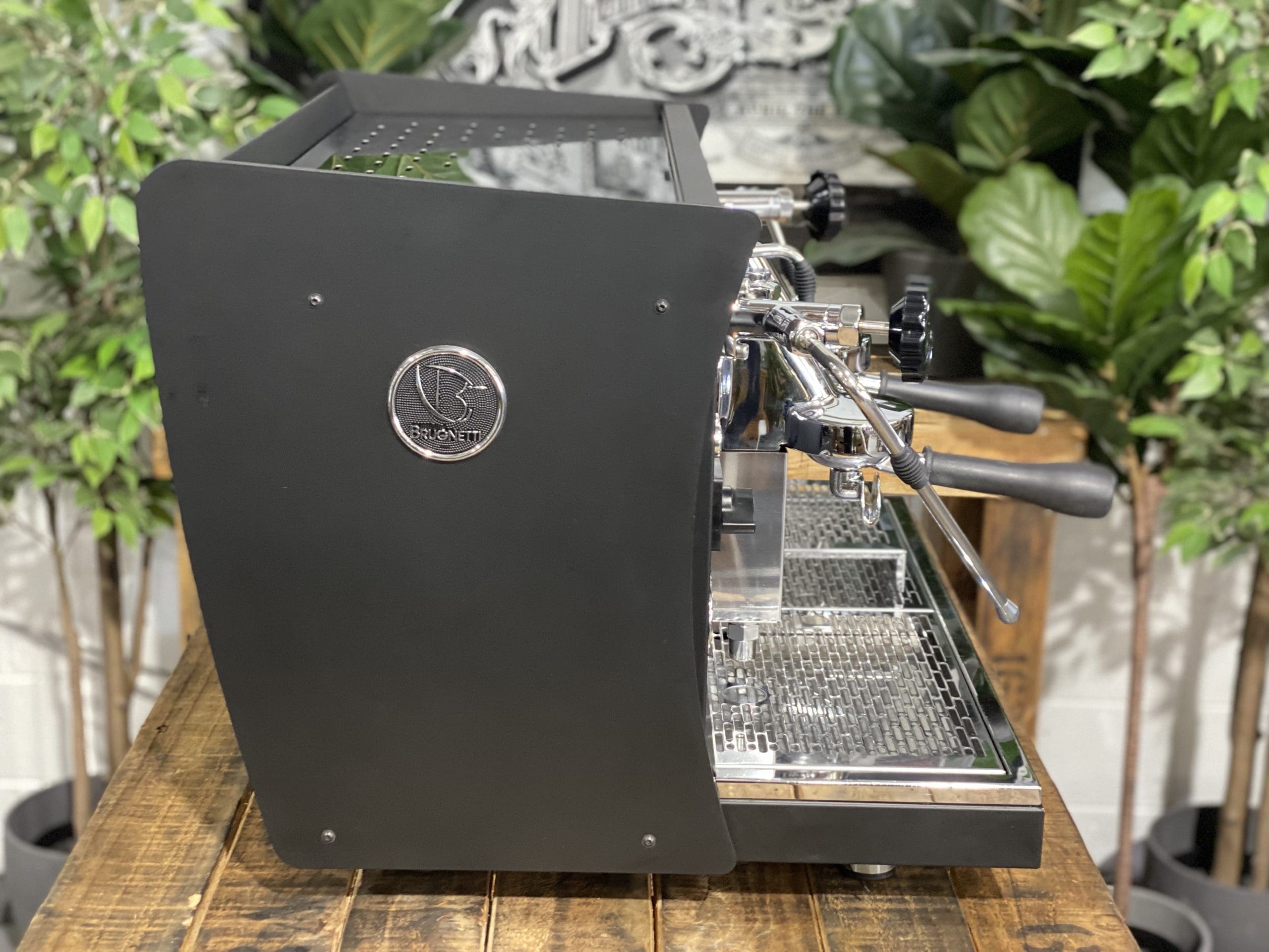 Brugnetti Giulia Manufactum 2 Group Commercial Espresso Machine - Professional Black Coffee Maker for Cafes, Restaurants & Offices