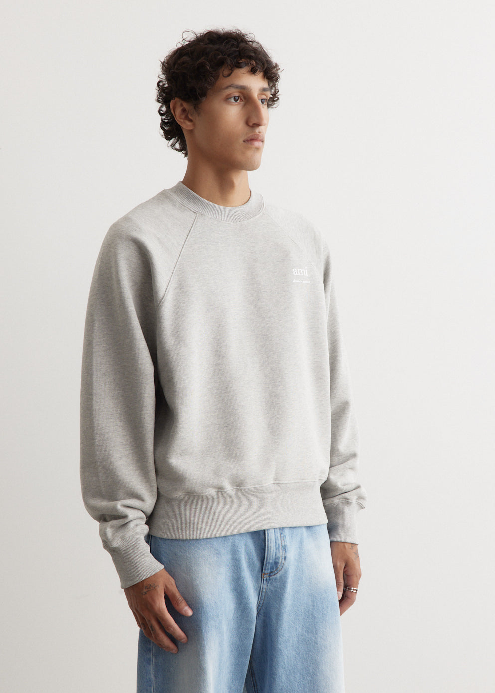 Trendy Ami Am Usw024 747 0951 Gray Sweatshirt - Cozy Pullover for Casual Wear & Street Style Outfits