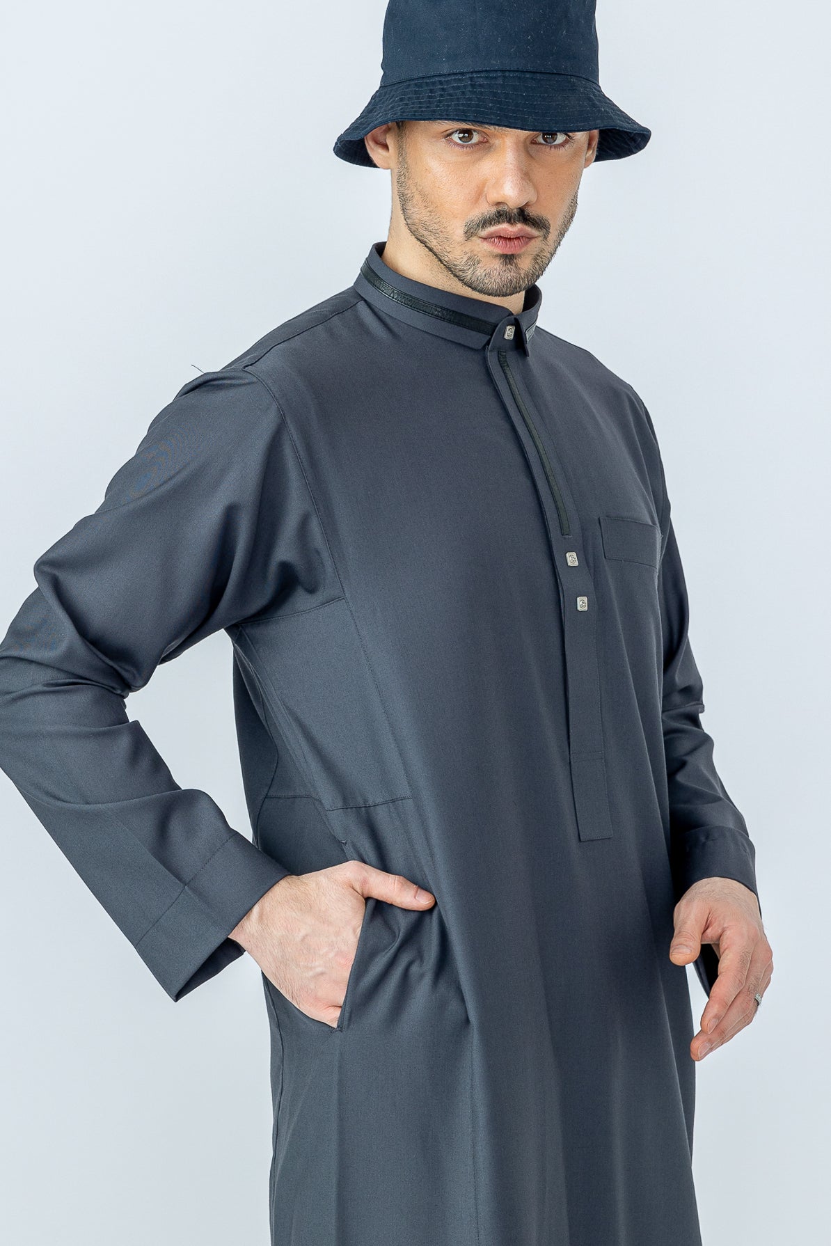 713 Charcoal Grey Thobe for Men - Traditional Islamic Robe with Comfortable Fit - Perfect for Prayer, Eid, and Special Occasions