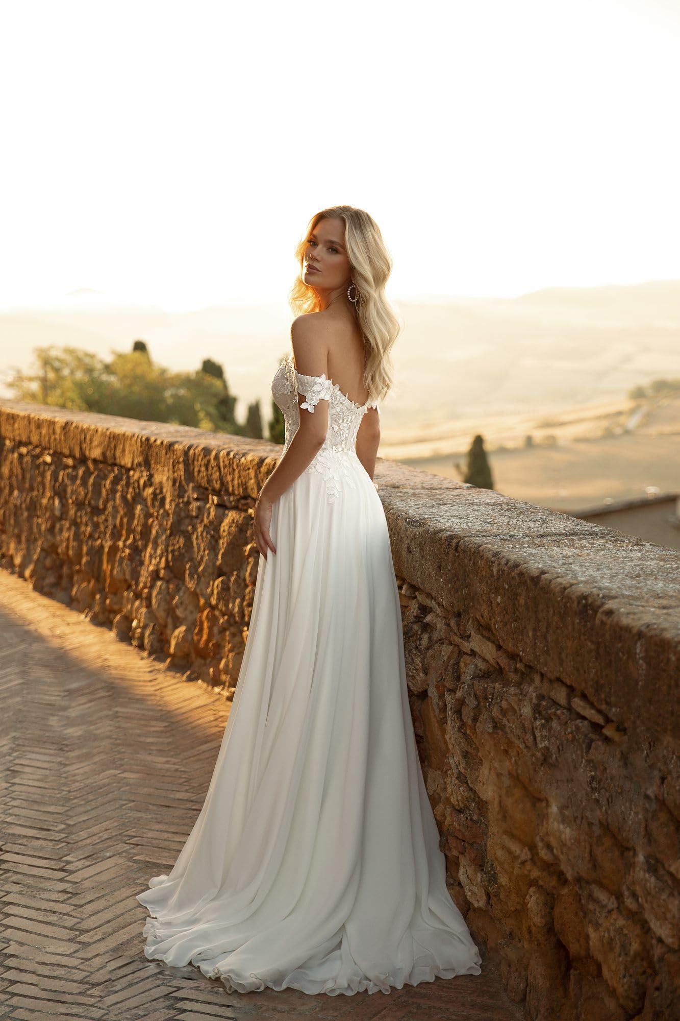 2025 Boho Beach Wedding Dresses for Women - Elegant Lace Bridal Gowns for Outdoor & Destination Weddings | Perfect for Beach, Garden & Bohemian Ceremonies