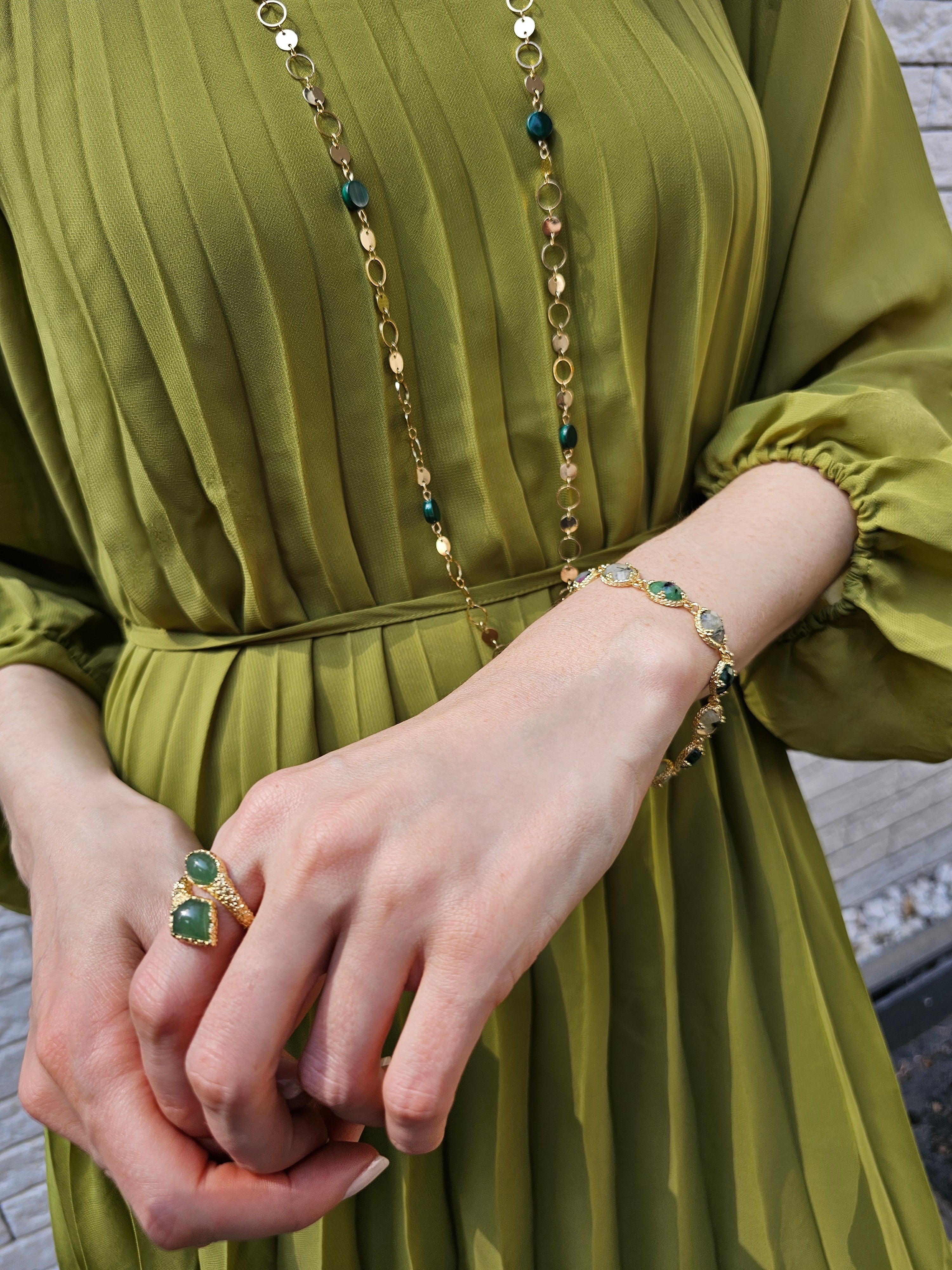 Green Gemstone Box Clasp Bracelet PB026 - Elegant Beaded Jewelry for Women, Perfect for Parties, Weddings & Everyday Wear