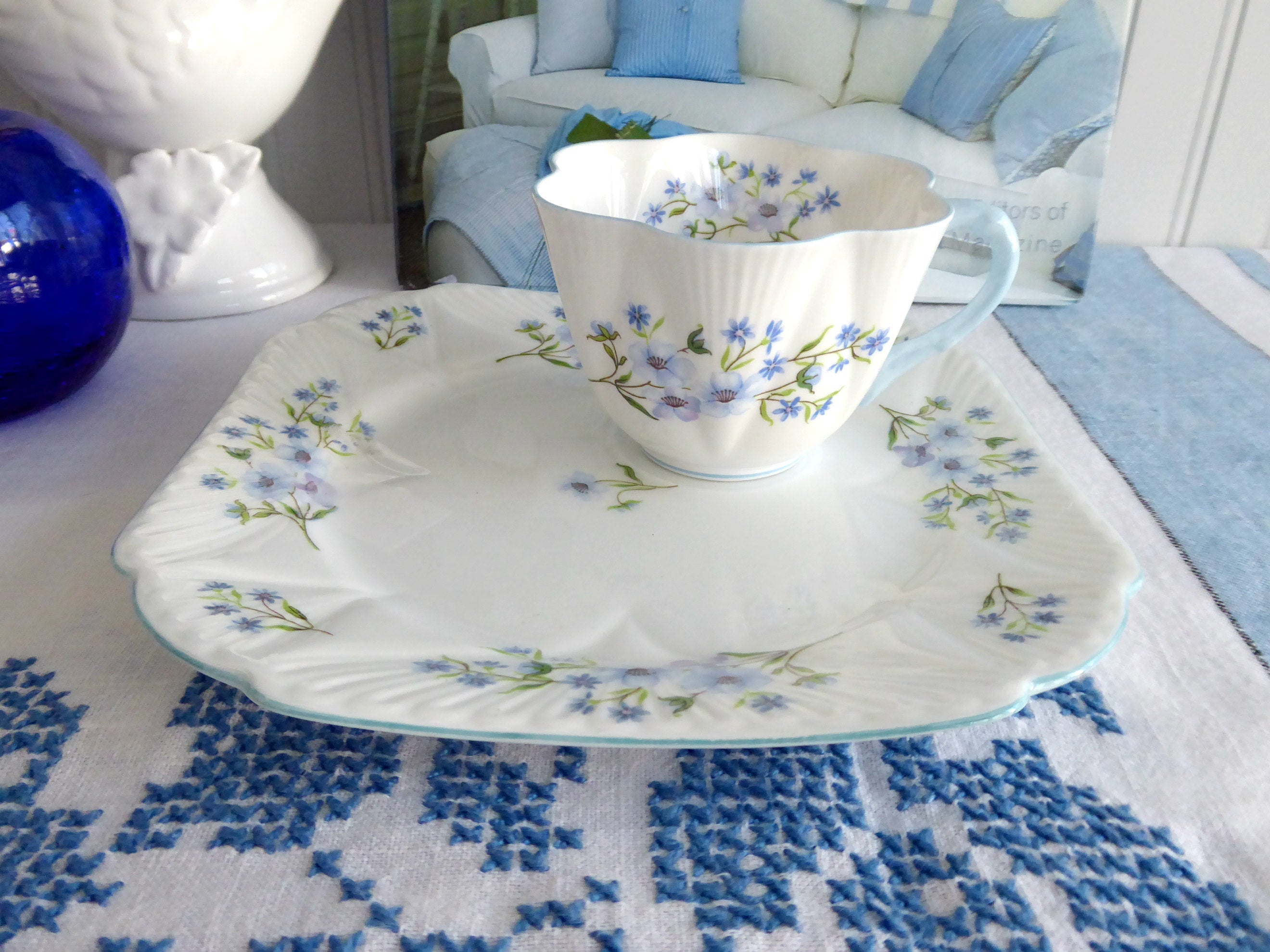 Vintage Shelley China Dainty Blue Rock Tea Cup and Saucer Set - English Bone China Tea Party, Afternoon Tea, and Bridal Shower Tableware for Elegant Dining and Collecting