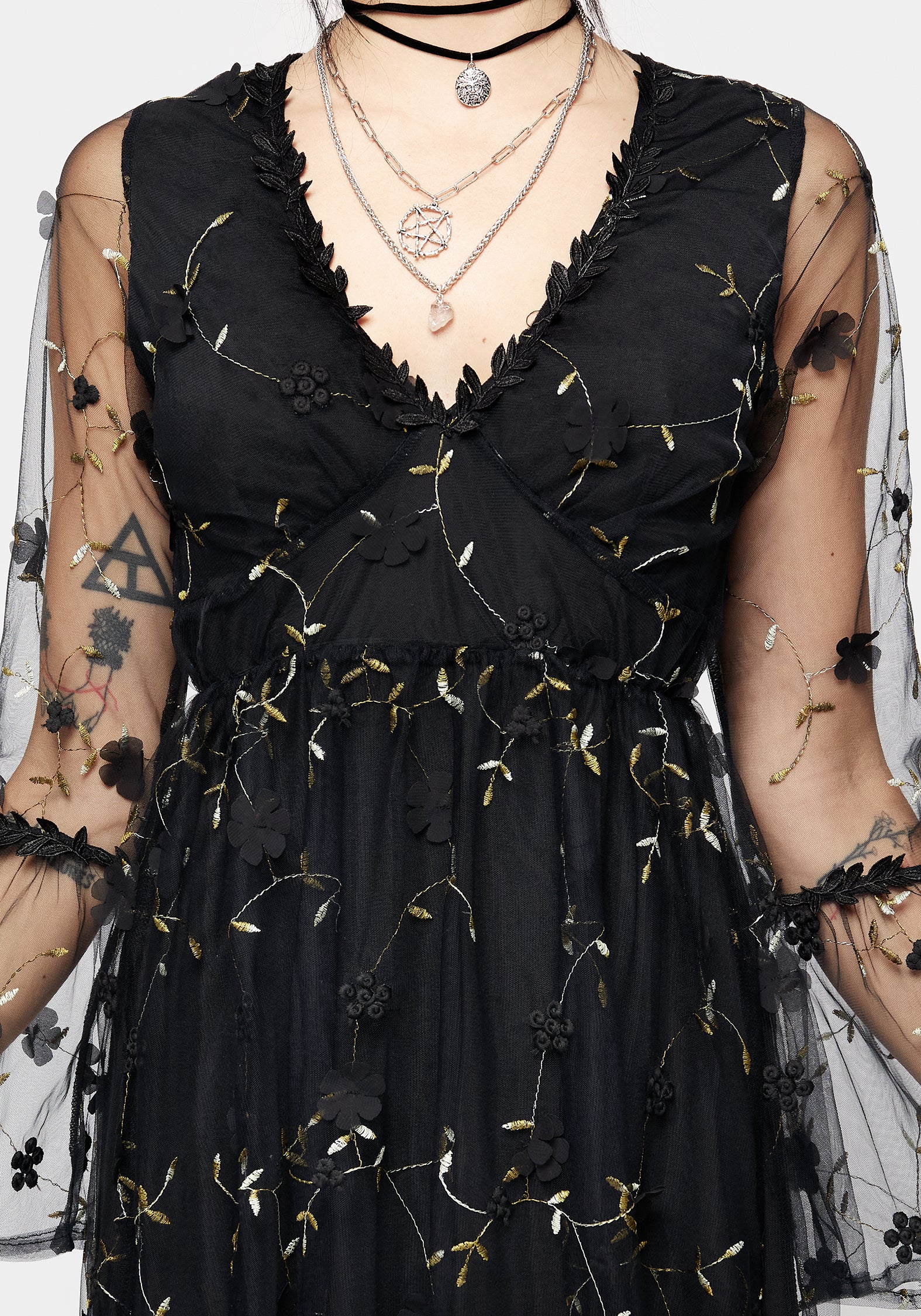 Elegant Chrysanthemum Applique Maxi Dress for Women - Floral Embroidery Long Dress for Summer, Beach, and Special Occasions