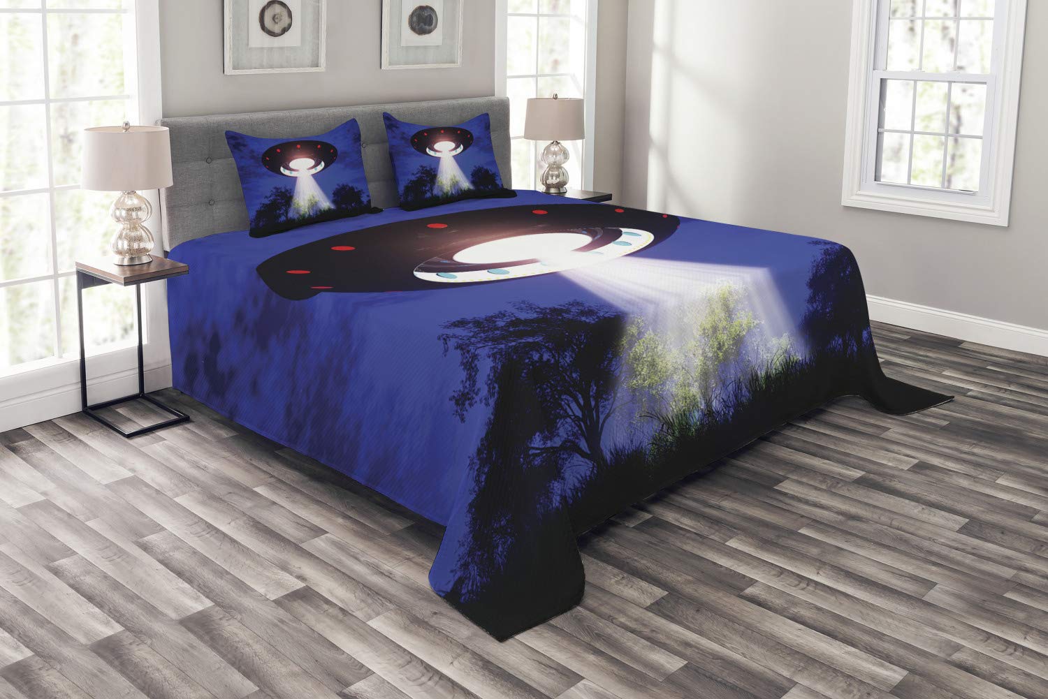 Ambesonne UFO Bedspread Set - King Size Science Fiction Themed Quilted Coverlet with 2 Pillow Shams | Alien Space Travel & Woodland Night Scenery Design | Perfect for Sci-Fi Fans, Bedroom Decor & Themed Parties