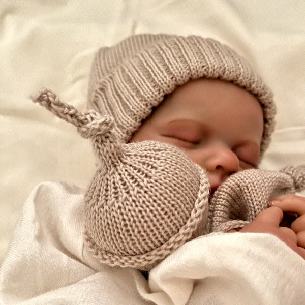Soft Baby Comforter, Vest & Beanie Set - Cozy 3-Piece Outfit for Newborns & Infants | Perfect for Winter, Photo Shoots & Gift Giving