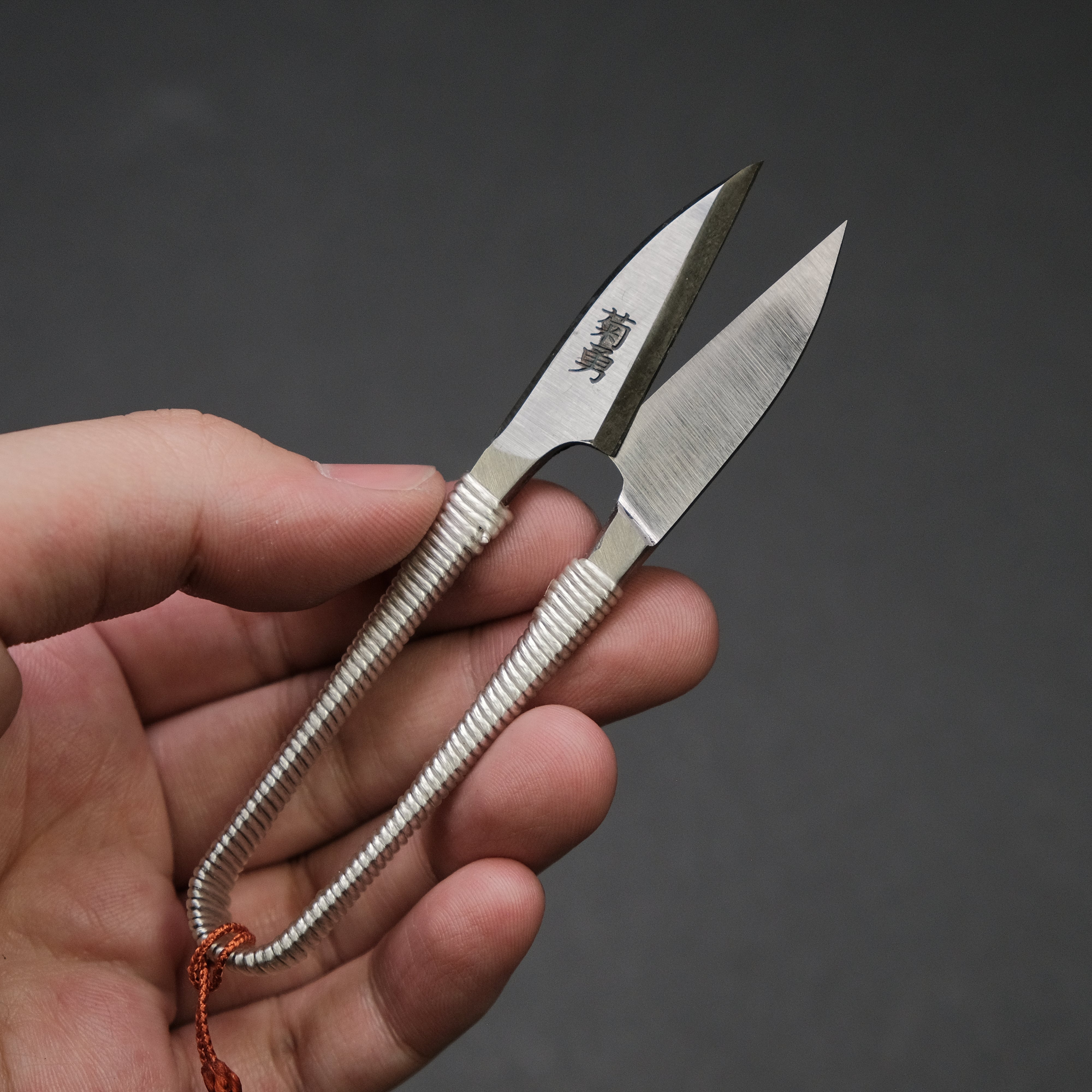 Premium Morihei Kikuyu Nigiri Thread Scissors 105mm - Japanese Stainless Steel Embroidery Shears (Chiyo Paper Box with Ring) - Perfect for Sewing, Quilting & Fabric Crafts