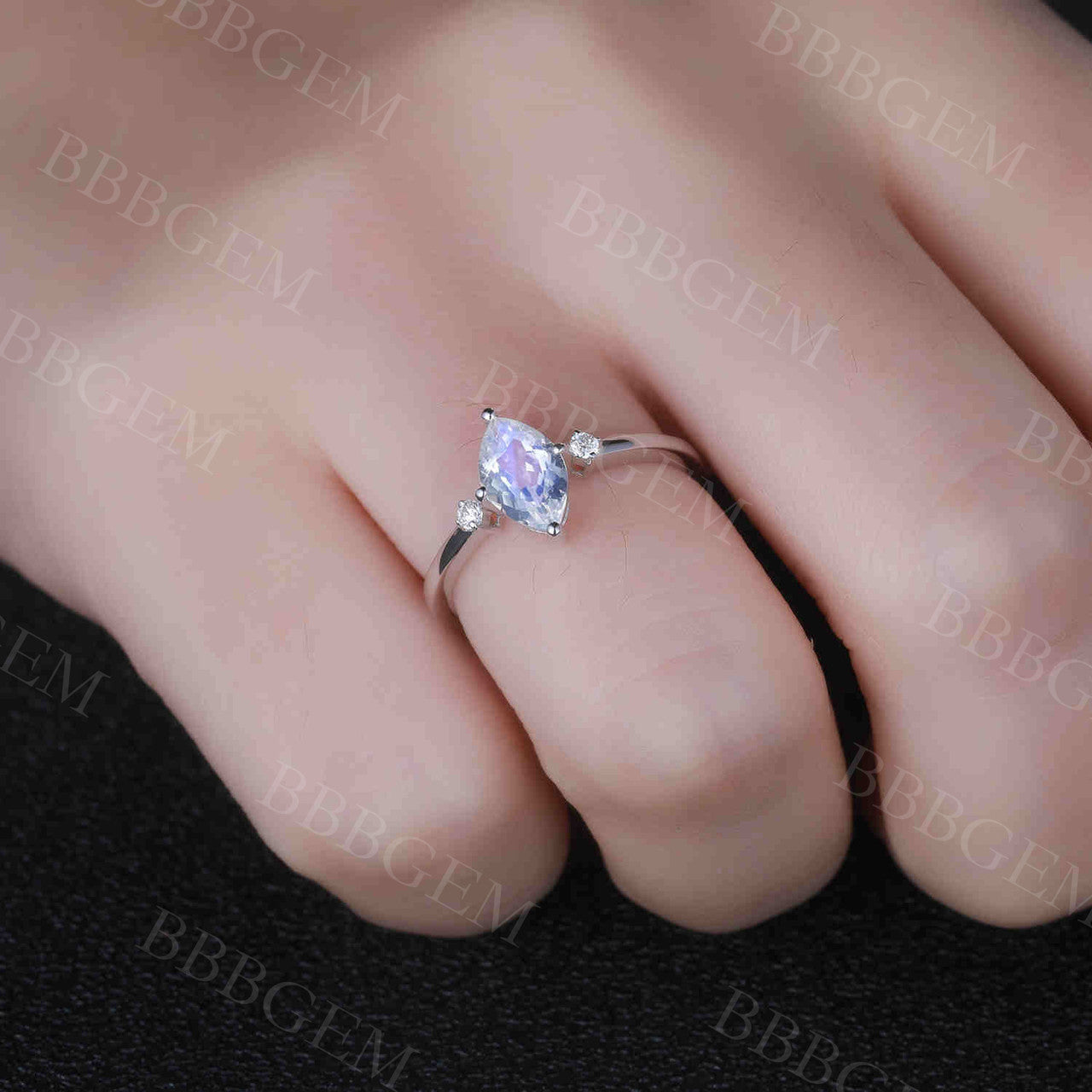 Exquisite Marquise Moonstone Three-Stone Engagement Ring for Women – Perfect for Proposals, Anniversaries & Romantic Occasions