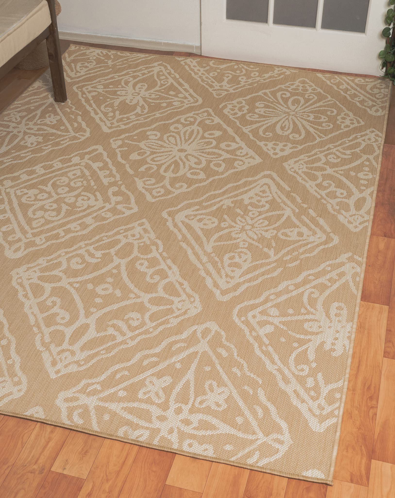 Premium Geometric Indoor/Outdoor Area Rug 7'10