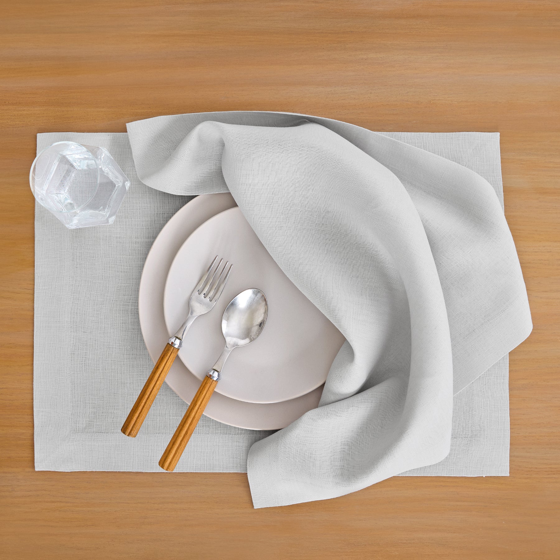 Eco-Friendly Linen Placemats Set of 6 - Premium Natural Table Mats for Dining, Kitchen, and Party Decor - Washable & Durable Home Tableware for Everyday Use and Special Occasions