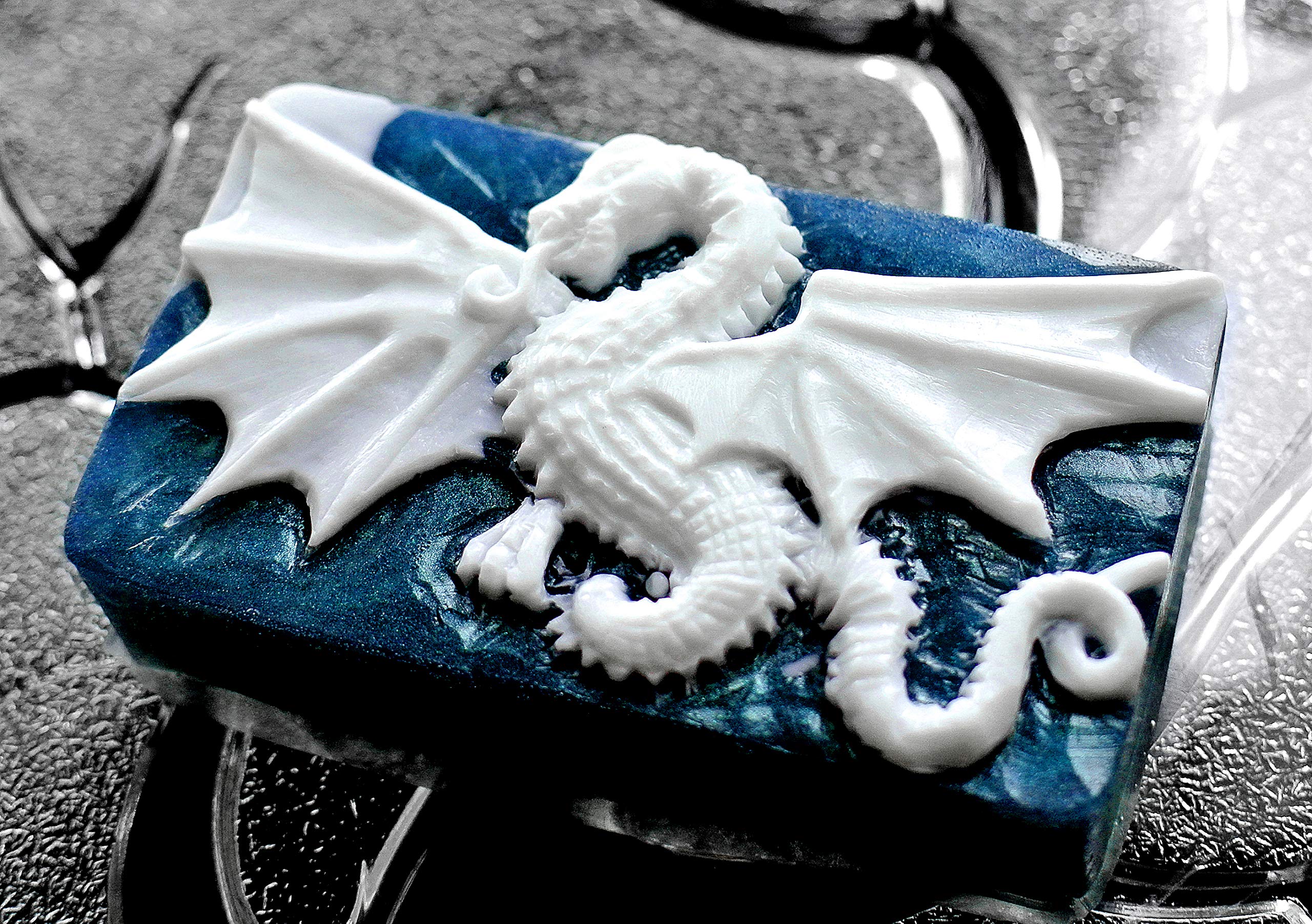 Premium Dragon Silicone Mold - DIY Soap Making, Candle Crafting & Resin Art Supplies - Perfect for Handmade Gifts, Bath Bombs & Home Decor Projects
