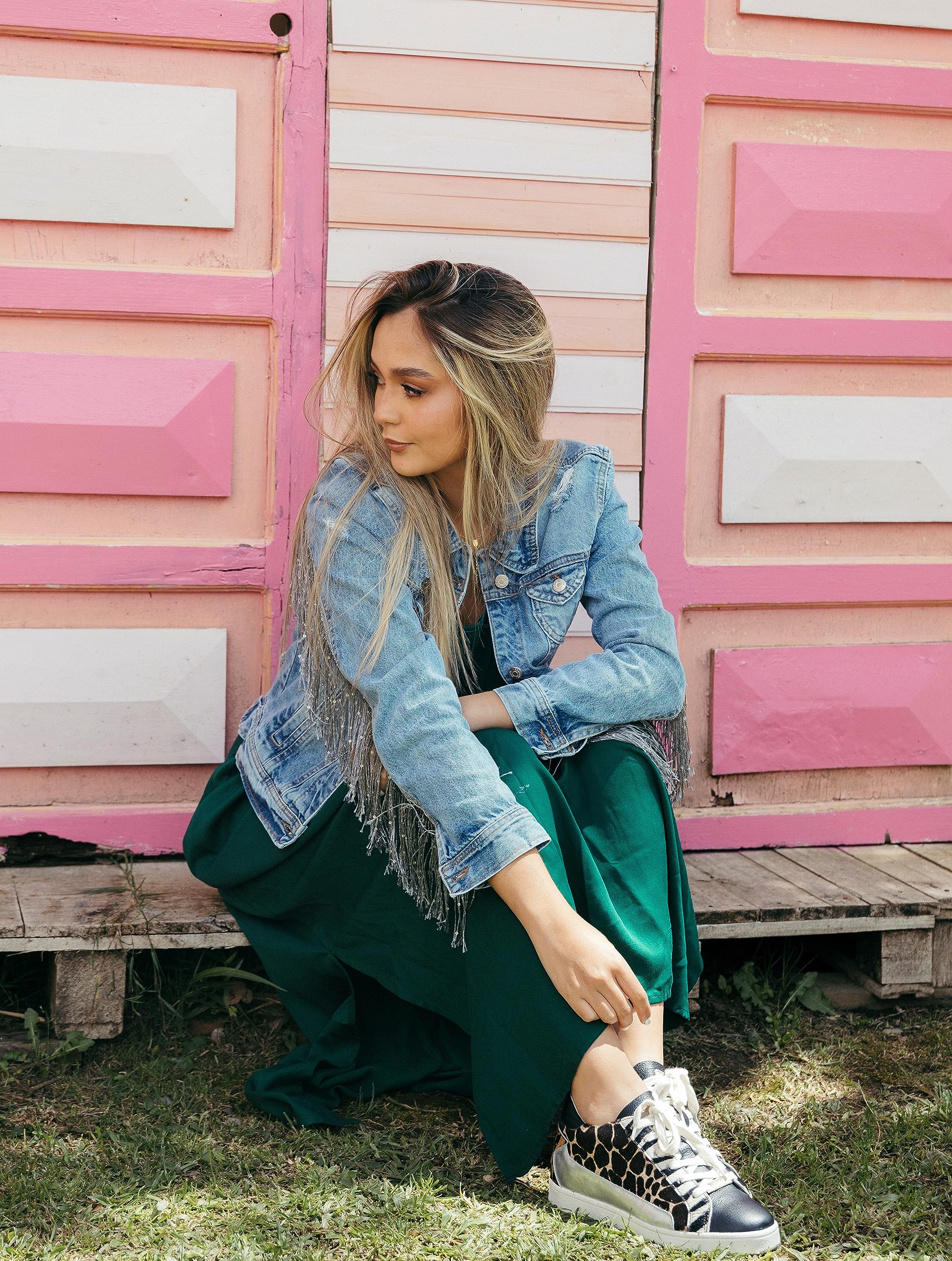 Women's Fringe Denim Jacket with Pockets - Button Up Jean Jacket for Casual Outfits & Boho Style | Perfect for Spring, Fall Layering & Music Festivals