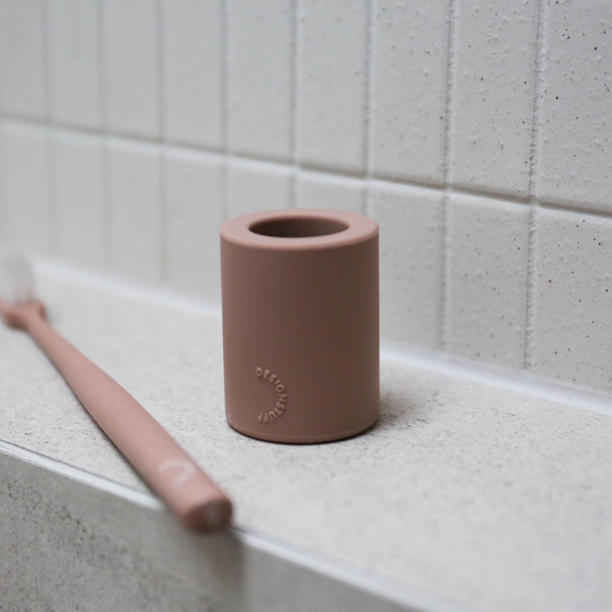 DESIGNSTUFF Ceramic Toothbrush Holder - Modern Bathroom Organizer for Brushes & Toothpaste | Perfect for Home, Apartment, and Travel Use