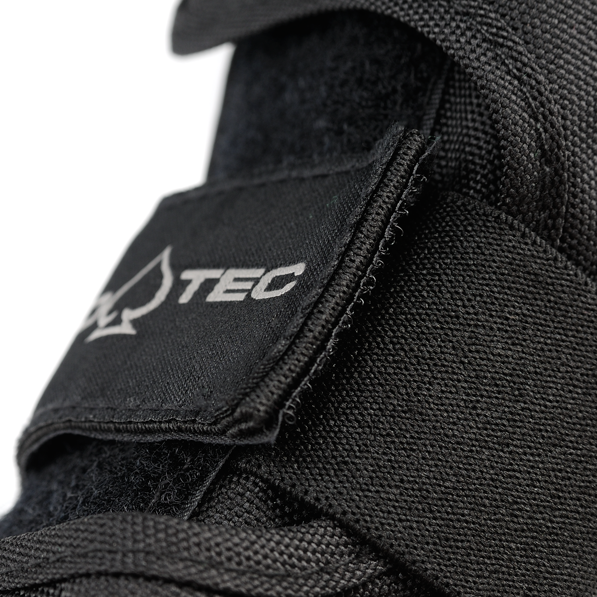 Protec Wrist Guards for Skateboarding - Protective Gear for Wrist Support & Injury Prevention - Ideal for Skateboarders, Roller Skaters & Extreme Sports Enthusiasts