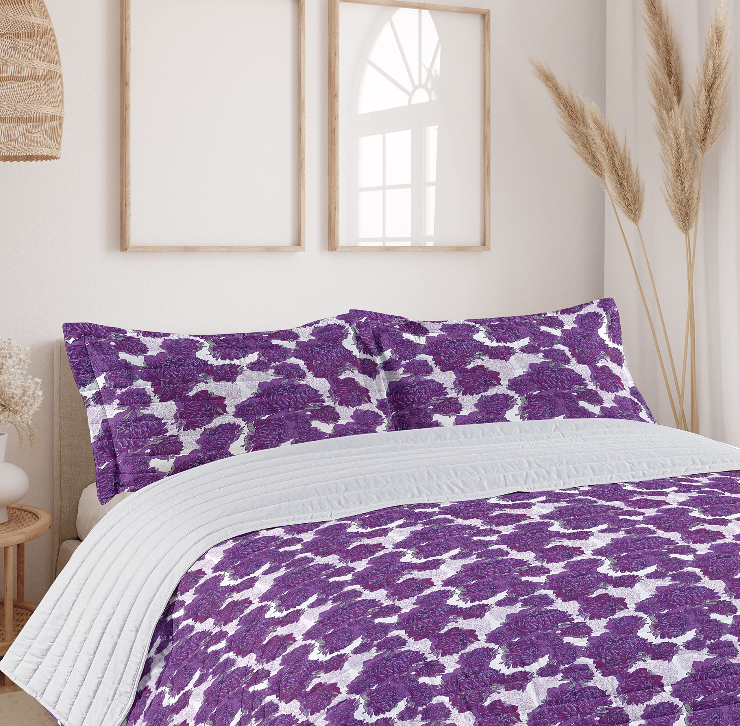 Ambesonne King Size Mauve Microfiber Bedding Set - Vivid Allium Flower Petals Design, Soft Comforter with Pillow Shams | Bohemian Victorian Peony Art in Purple & White | Perfect for Master Bedroom, Guest Room & Bohemian Home Decor
