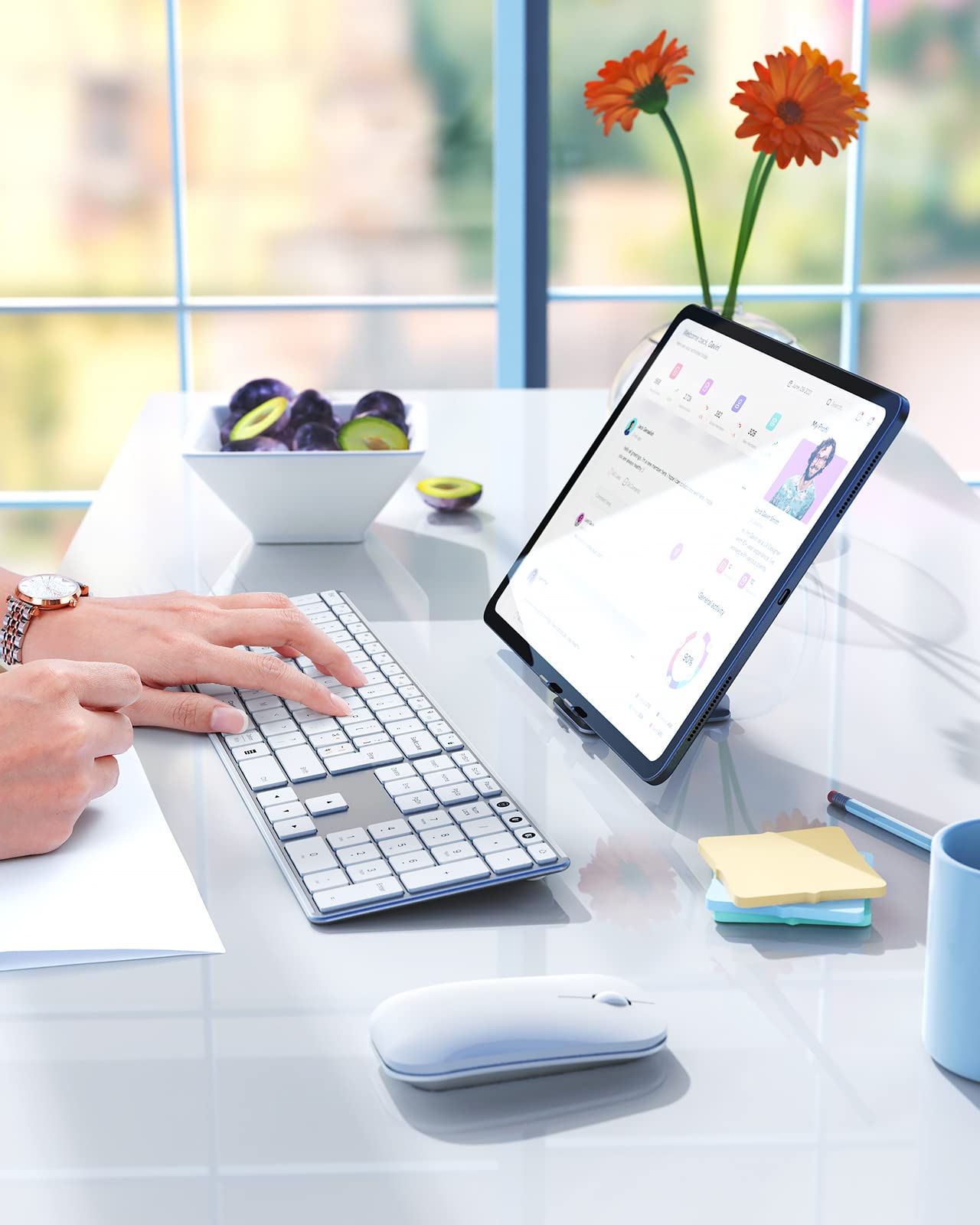 Seenda JP-064-3 Rechargeable Wireless Bluetooth Keyboard & Mouse Combo - Ultra Slim Multi-Device Keyboard Mouse Set for Windows, Mac, Laptop, Tablet, iPad (QWERTY UK Layout, White/Silver) - Perfect for Home Office, Remote Work & Travel