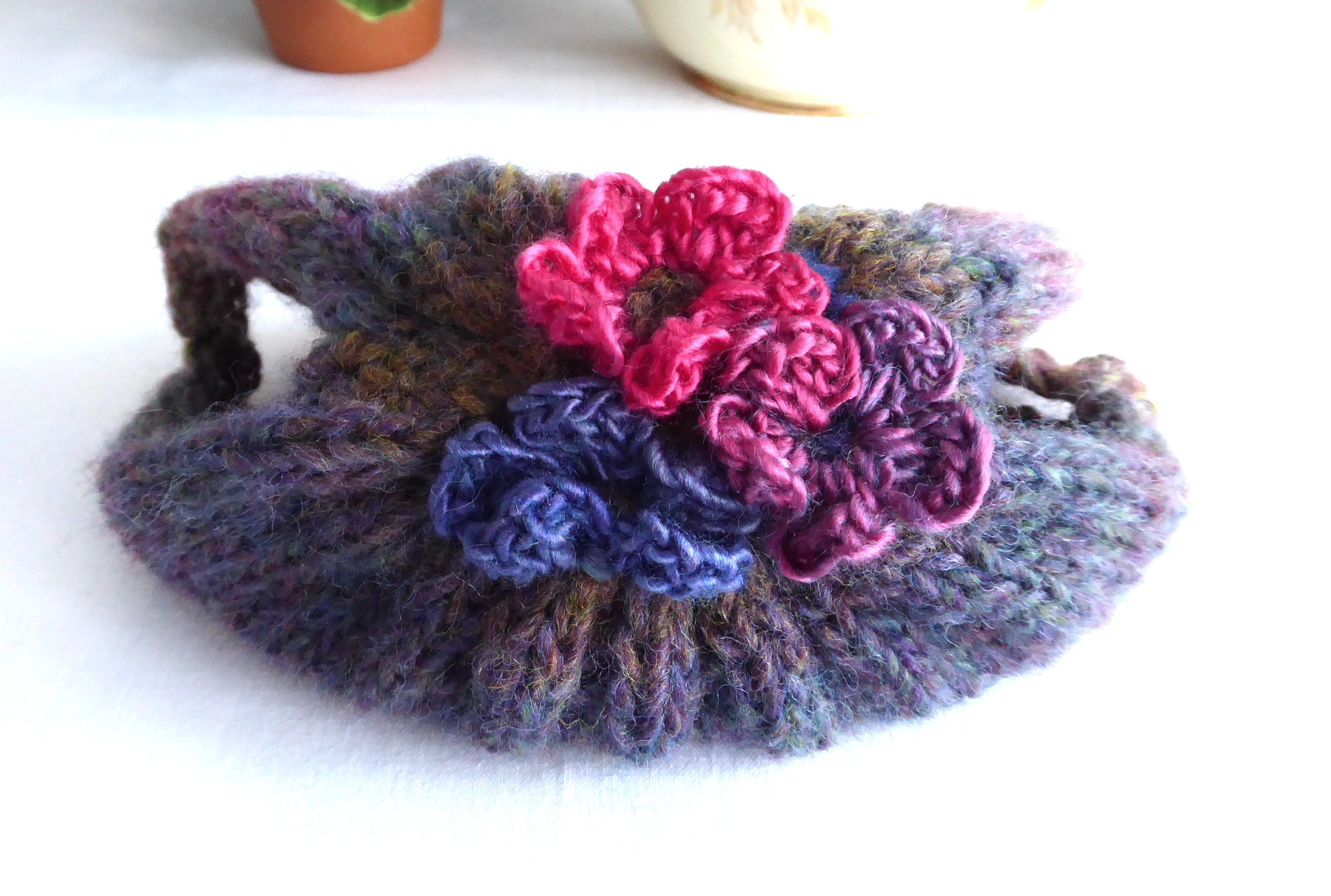 Hand Knit Tea Cozy with Floral Applique - Stretchy Brown & Green Variegated Knitted Tea Warmer for Teapots - Perfect for Afternoon Tea, Cozy Kitchen Decor & Gift Giving