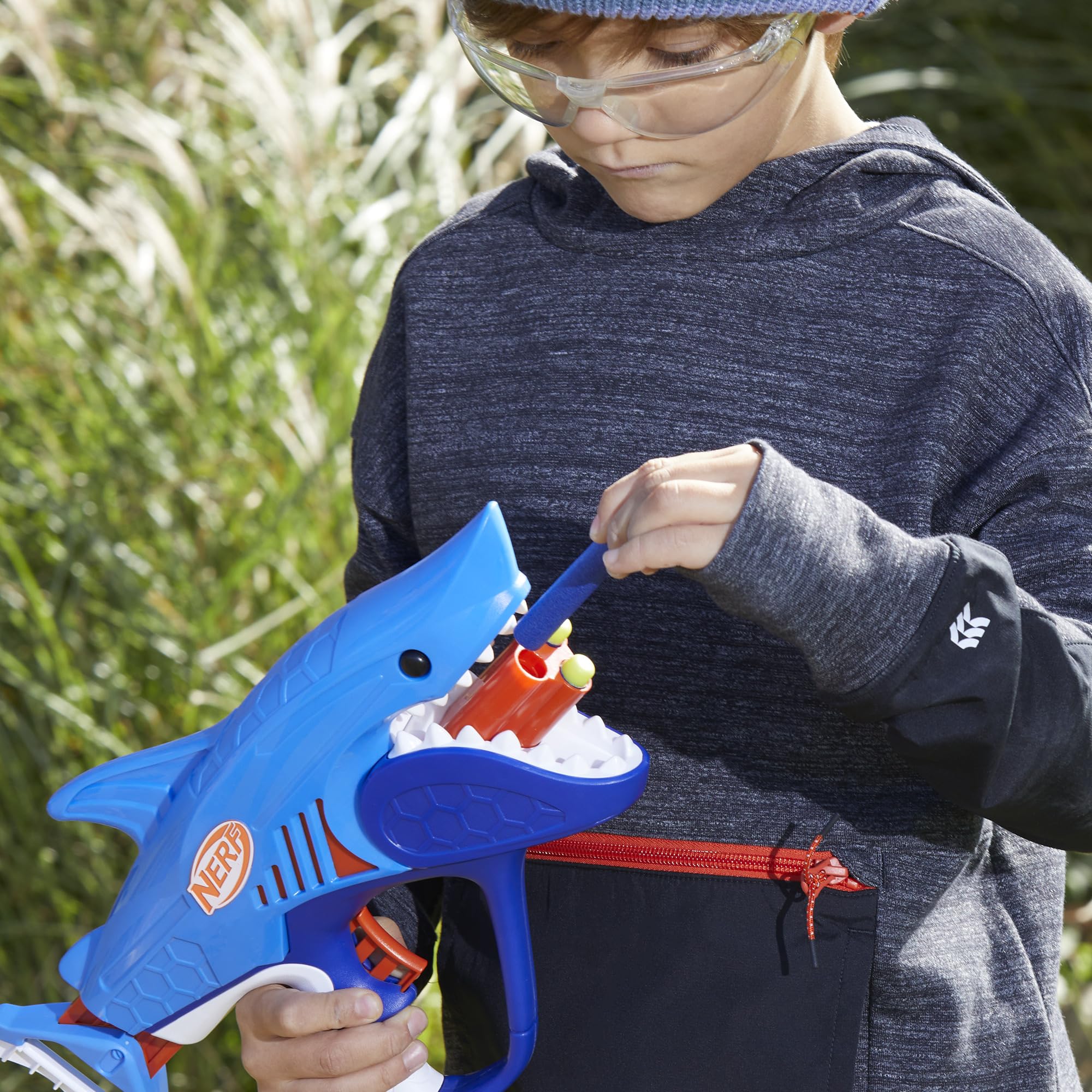 NERF Junior Wild Sharkfire Dart Blaster Toy - Easy to Play with 8 Nerf Elite Darts - Fun Outdoor Shark-Themed Blaster for Kids Ages 6+ - Perfect for Backyard Battles, Birthday Parties & Summer Playtime