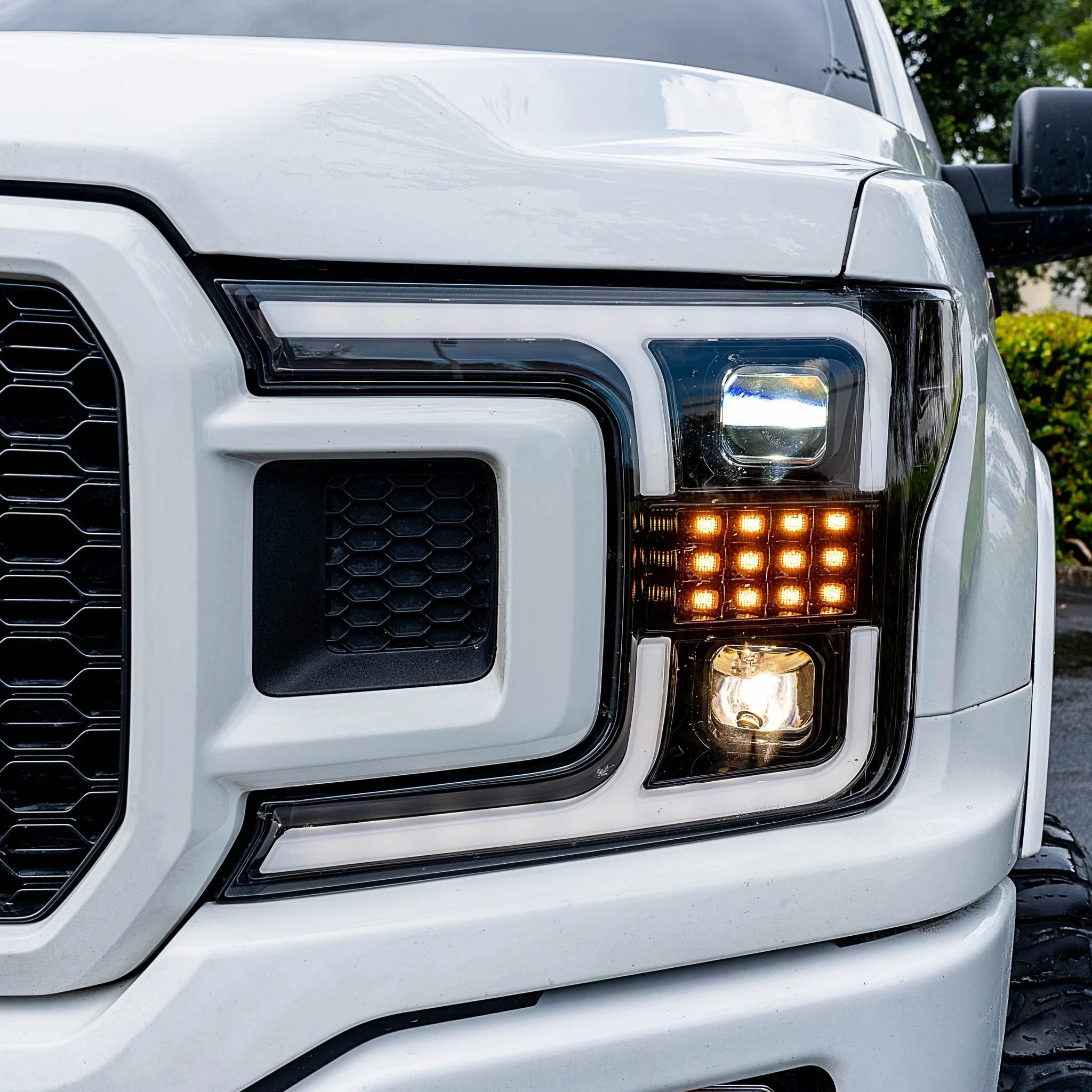 Ford F150 2018-2020 Projector Headlights with OLED DRL & LED Turn Signals - Smoked/Black Housing - Upgrade Your Truck's Style & Night Visibility for Off-Roading & Daily Driving
