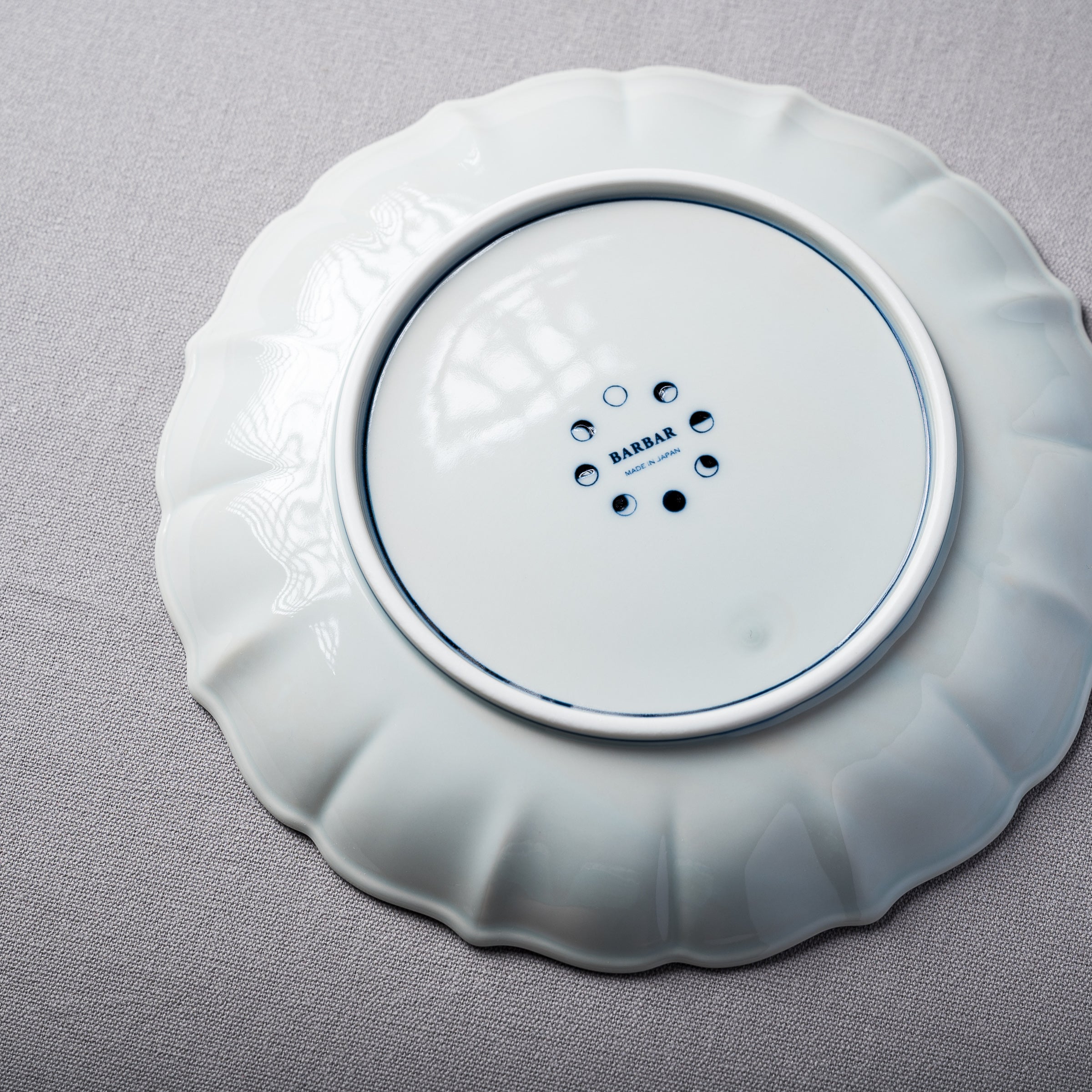 MARUHIRO Aerial Garden Deep Plate 24cm - Elegant Japanese Ceramic Dinner Plate for Home Dining, Restaurants & Special Occasions