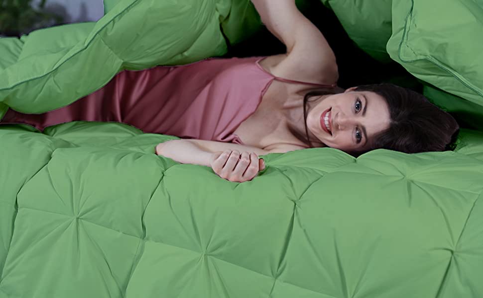 Premium 100% Egyptian Cotton Moss All-Season Down Comforter - King Size 102x90 Inches, 1000 Thread Count 750 GSM Pinch Pleated Duvet with Corner Tabs - Solid Moss Green - Perfect for Luxury Bedrooms & Cozy Winter Nights