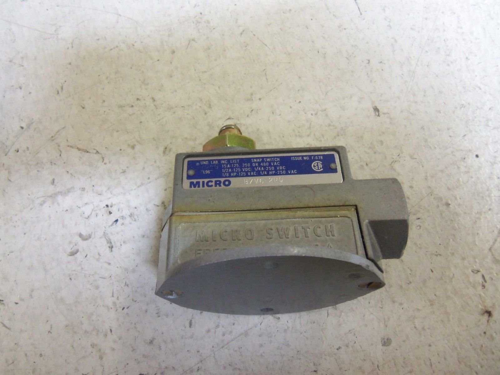 BZV6-2RQ Enclosed SPDT Limit Switch with Top Actuator - Ideal for Industrial Automation, Machinery Safety Controls, and Equipment Positioning