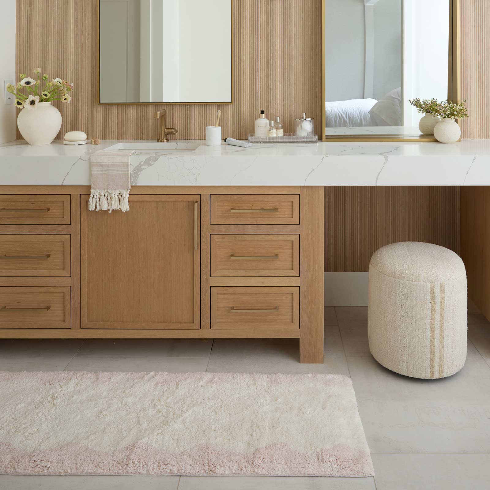 Premium Soft Bath Mat by Harper - Ultra Absorbent, Non-Slip Bathroom Rug for Safety & Comfort - Perfect for Showers, Bathtubs & Bathroom Floors