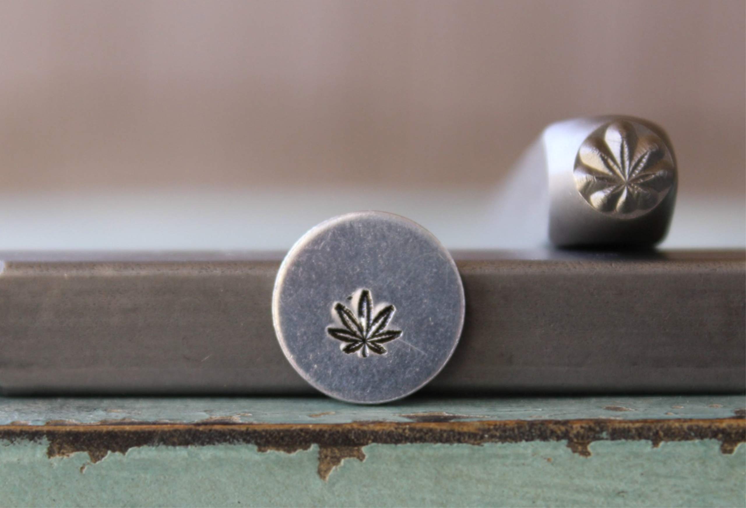 5mm Hemp Leaf Metal Jewelry Stamp - DIY Craft Punch Tool for Leather, Clay & Metal - Perfect for Jewelry Making, Leather Crafting & DIY Projects