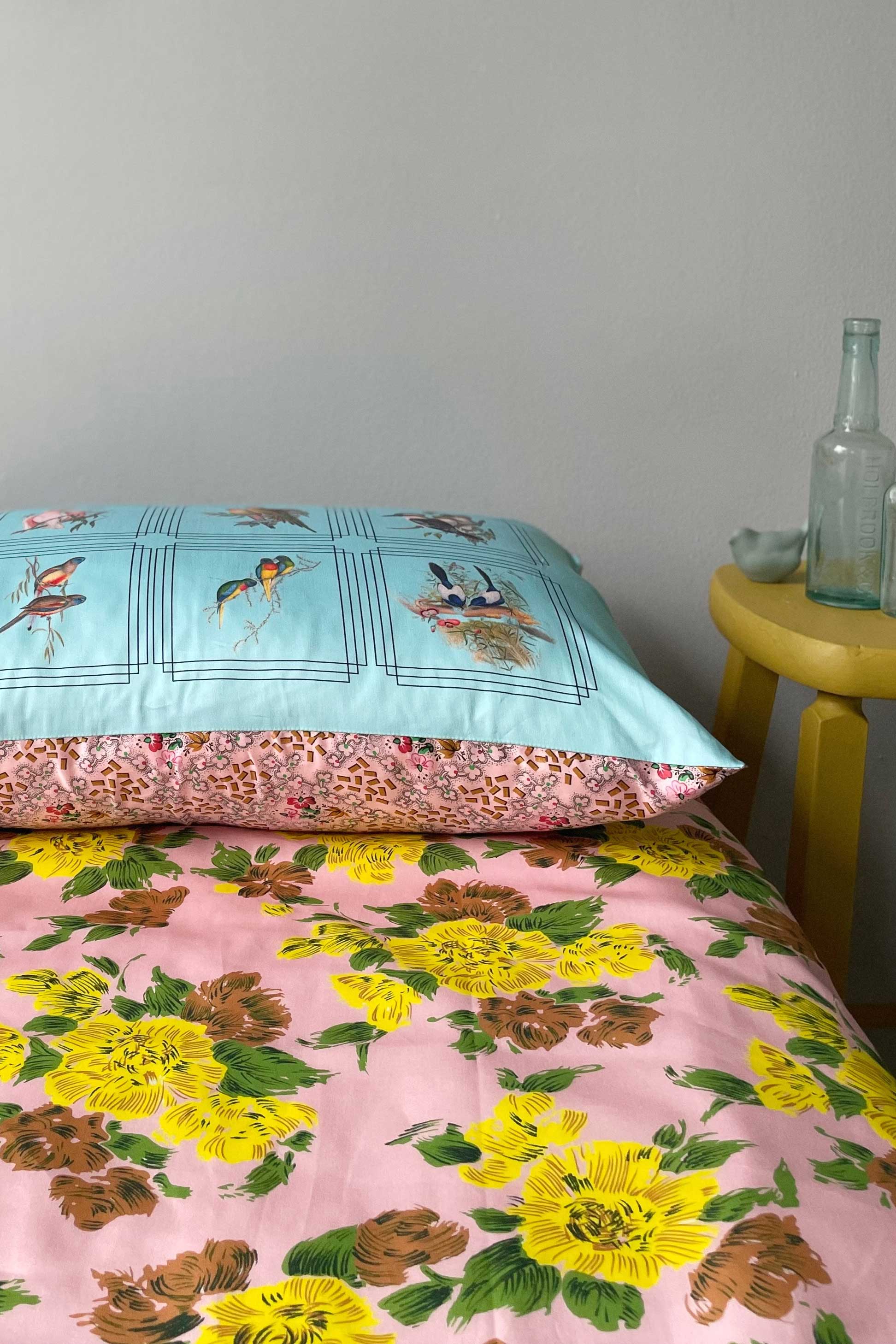 Organic Cotton Pillowcase Set with Australian Birds Design - Hypoallergenic & Breathable Bedding for Side Sleepers & Hot Sleepers - Perfect for Eco-Friendly Home Decor & Gift Giving