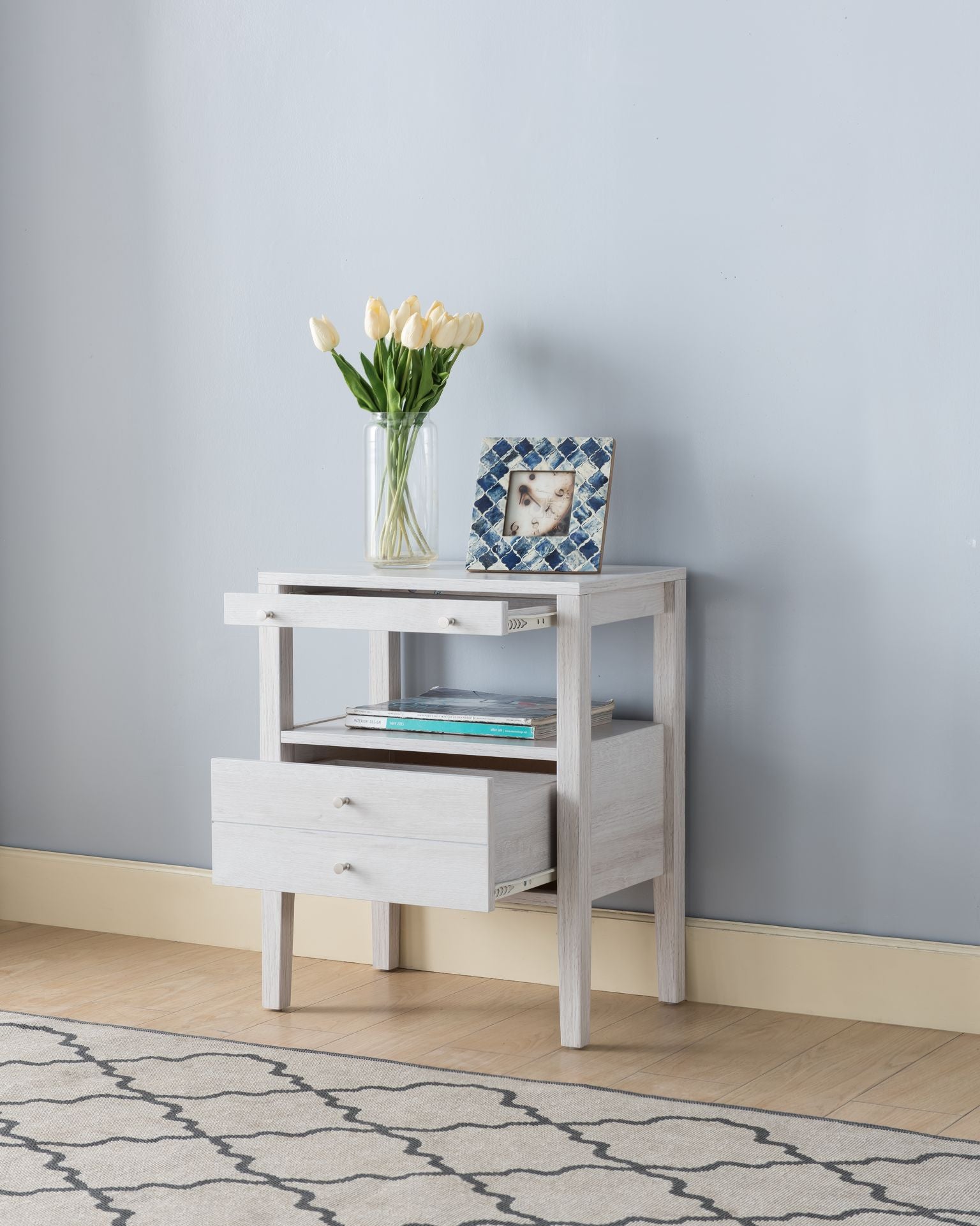 Stylish White Oak Accent Table - Perfect for Living Room, Bedroom, or Entryway Decor
