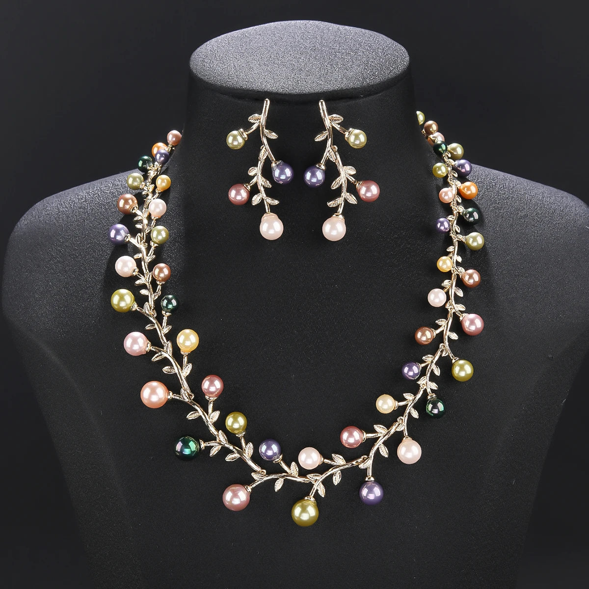 Elegant White Pearl Necklace Set for Women - Wedding & Party Jewelry with Zirconia - Unique Fashion Jewelry Gift for Brides, Bridesmaids & Special Occasions