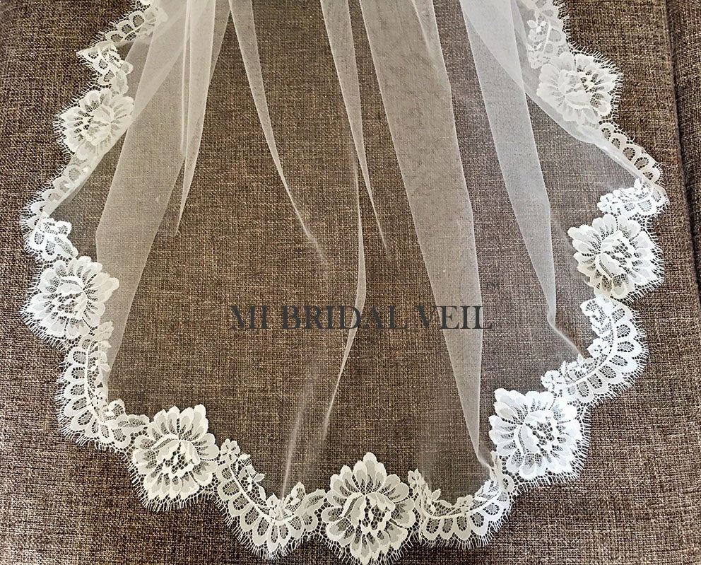 Elegant Lace Wedding Veil with Rose Lace Trim - Perfect for Bridal Ceremonies & Romantic Weddings