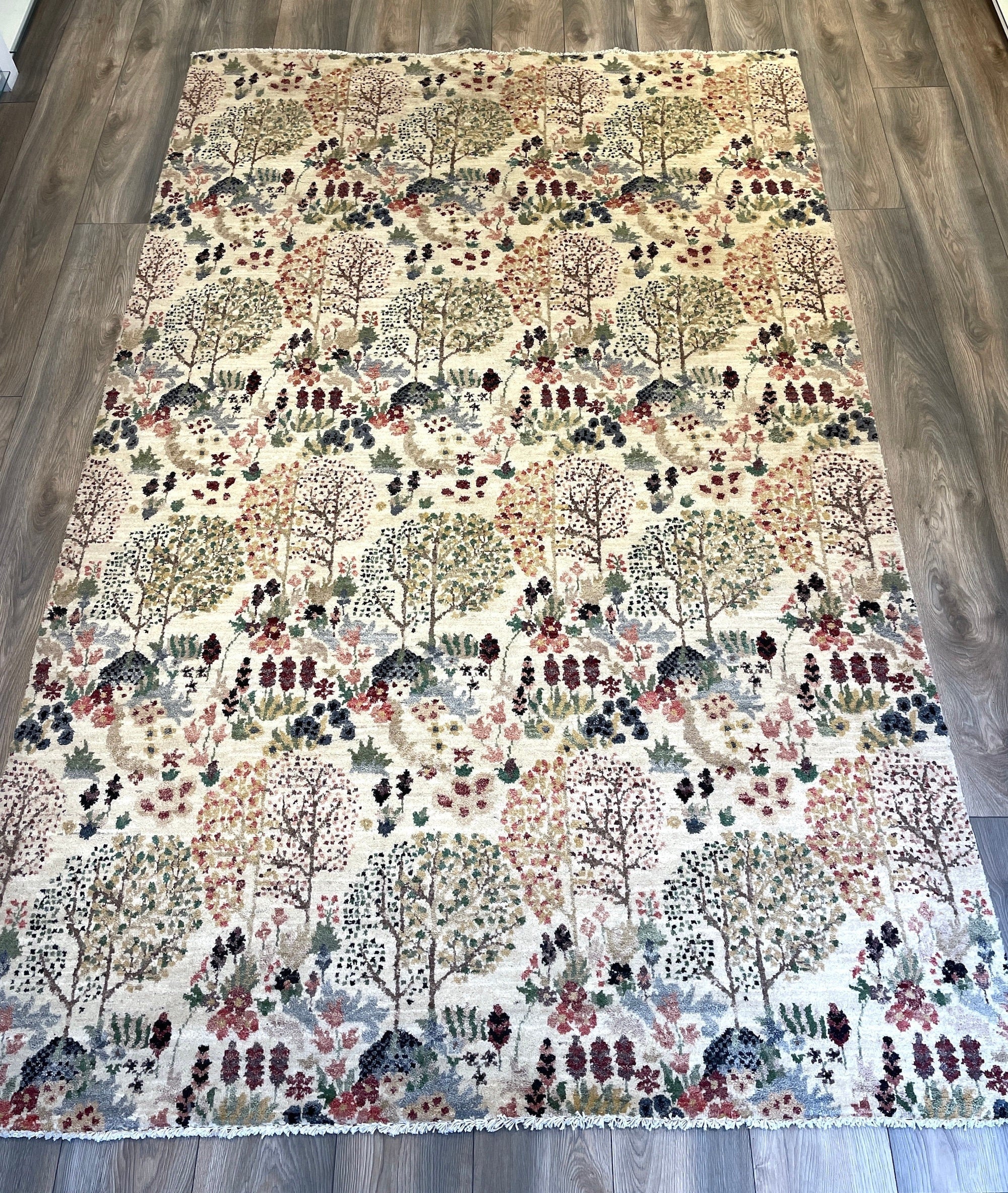 Orient Paradise Soft Plush Area Rug Off White 130x185cm (4.3x6.1ft) - Luxurious Living Room Carpet for Bedroom, Nursery & Home Decor