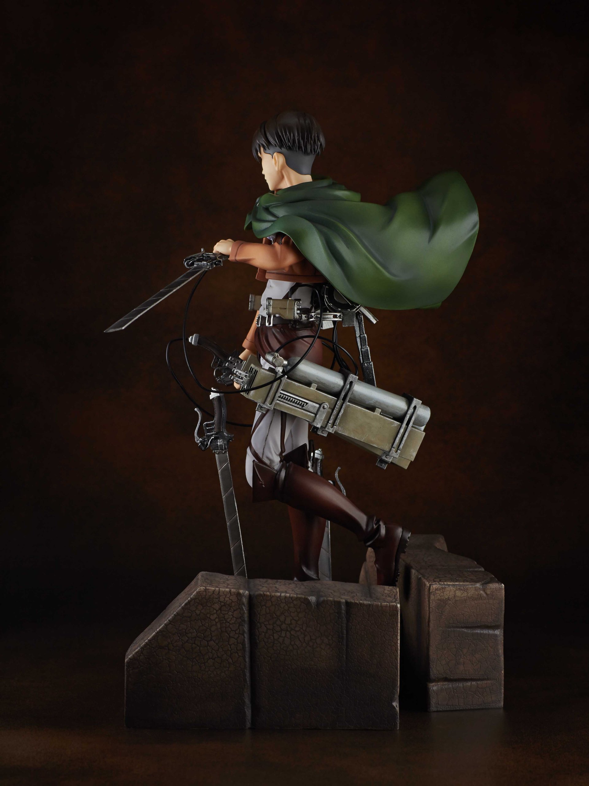 Attack on Titan Levi PVC Action Figure - 1/7 Scale Anime Collectible Model for Fans - Perfect for Display, Gifts, and Anime Enthusiast Collections