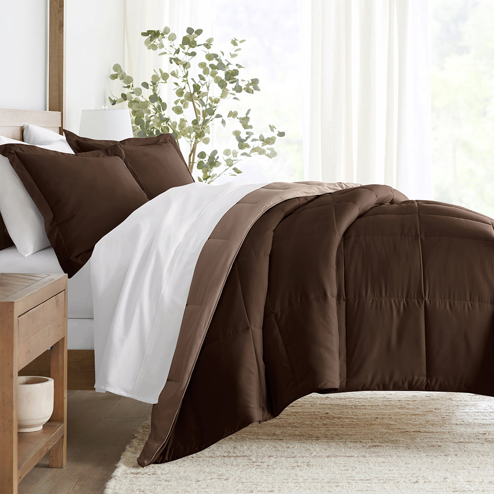 Reversible Down Alternative Comforter Set - All Season Hypoallergenic Bedding - Queen Size White Comforter for Cozy Bedroom & Guest Room Decor