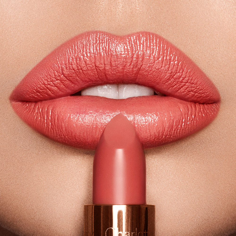 Long Lasting Matte Liquid Lipstick - Waterproof & Smudge Proof - Velvety Smooth Finish - Perfect for Parties, Dates & Everyday Wear