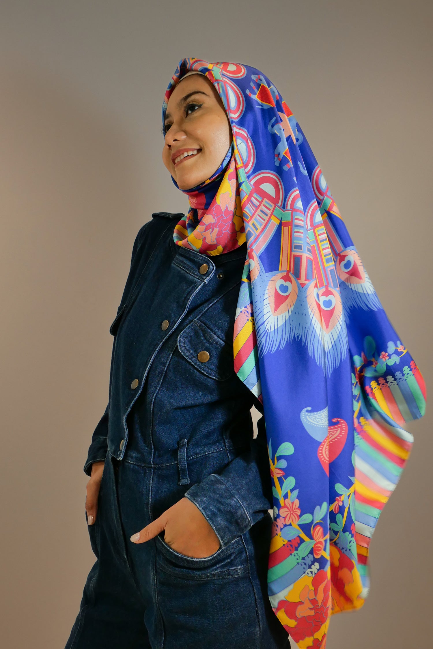 Premium Silk Scarf from Splendid Little India - Elegant Women's Fashion Accessory for Parties, Weddings & Special Occasions