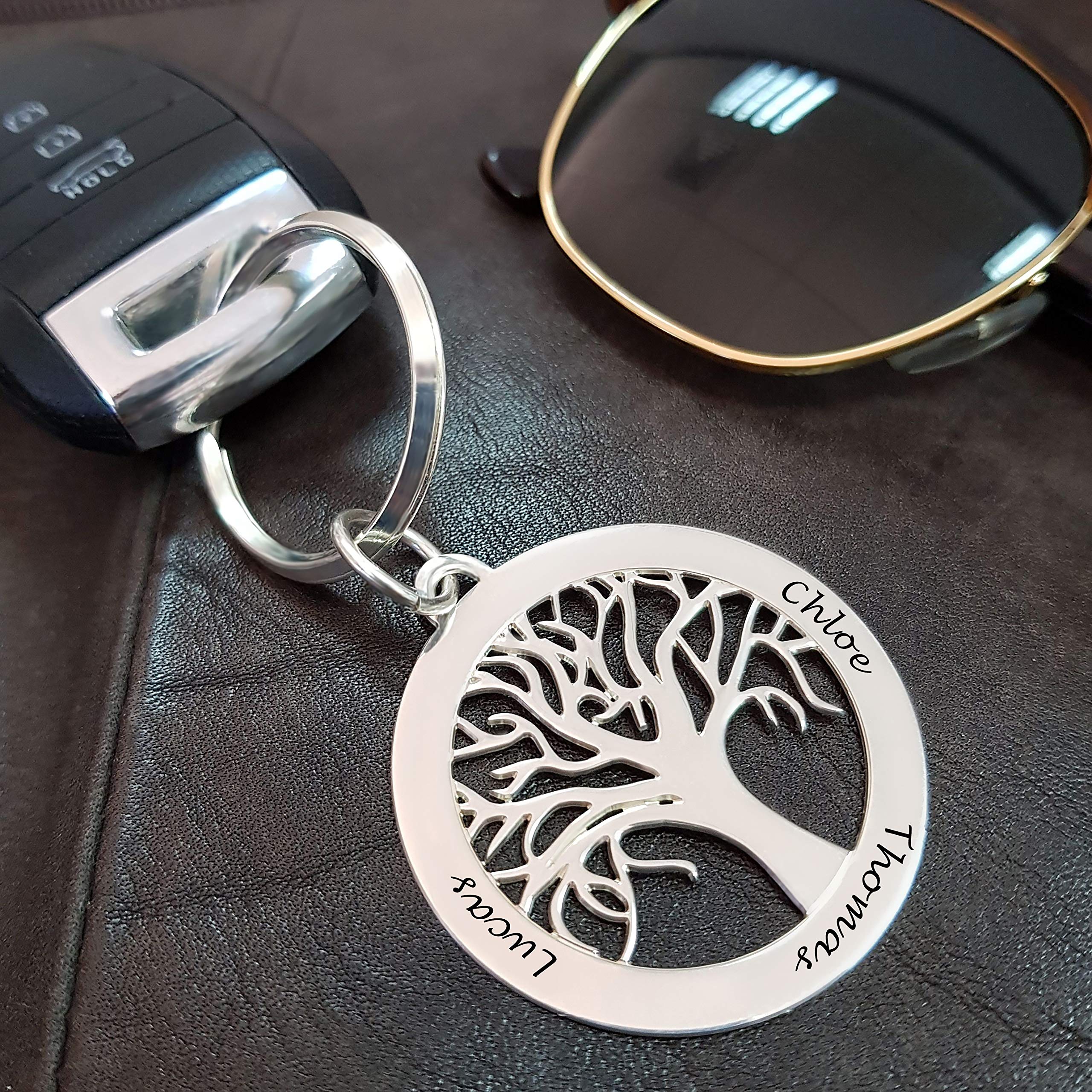 Personalized Family Tree Keychain - Custom Engraved Name Necklace for Men & Women | Unique Christmas Gift for Loved Ones | Perfect for Anniversaries, Birthdays & Special Occasions
