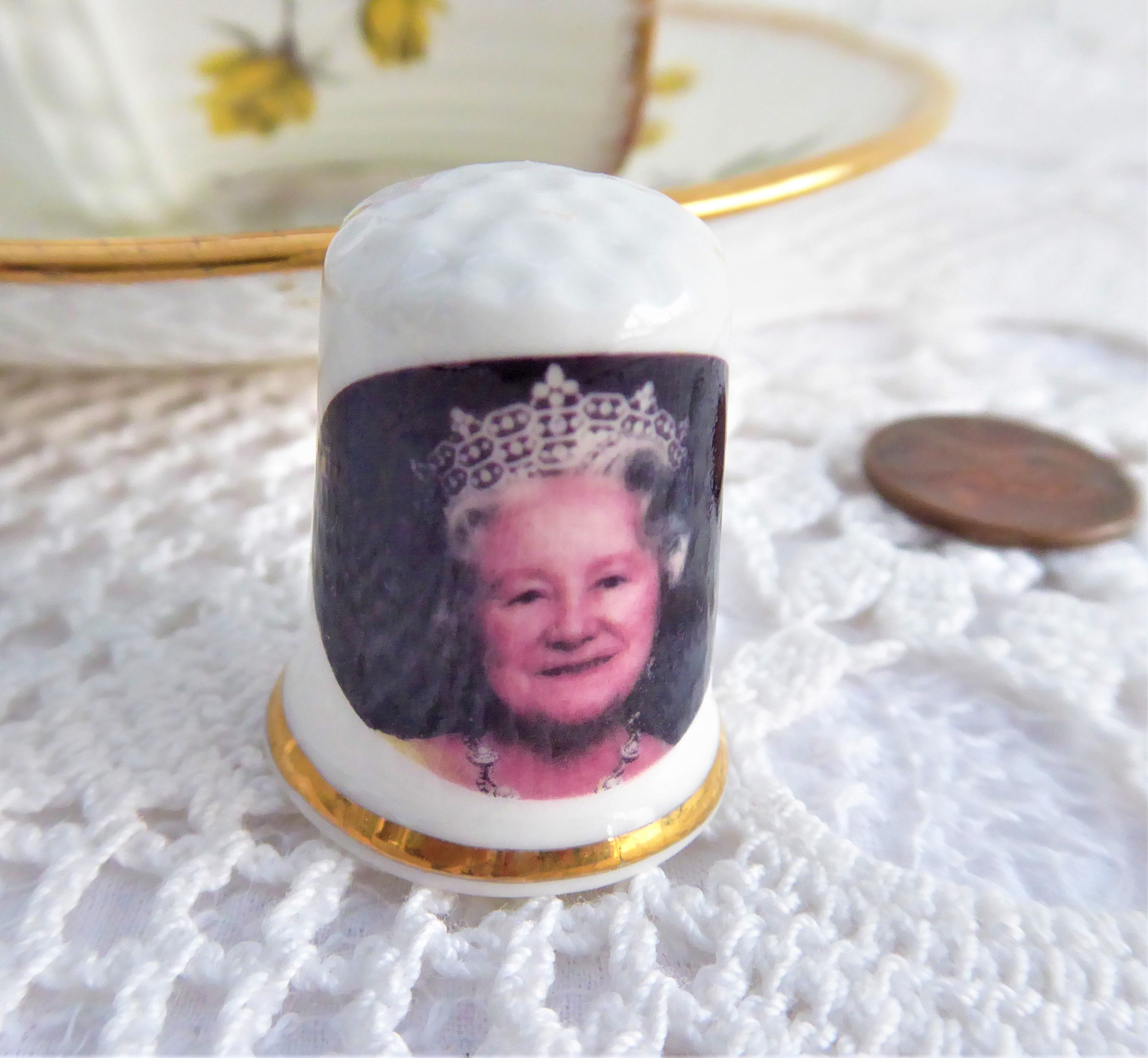 Thimble Queen Mum Elizabeth 100th Birthday 2000 Bone China Collectible - Royal Memorabilia for Tea Lovers & British History Enthusiasts