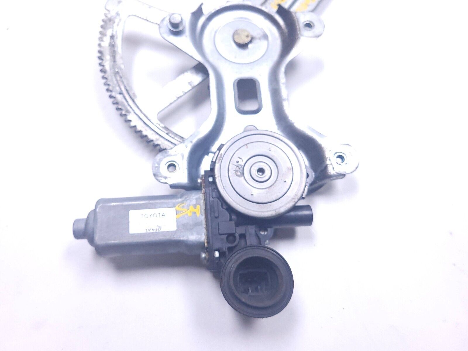 2003-2008 Toyota Corolla Front Right Passenger Side Window Regulator Motor - OEM Replacement Part for Smooth Power Window Operation - Perfect for DIY Auto Repairs & Window Mechanism Replacement