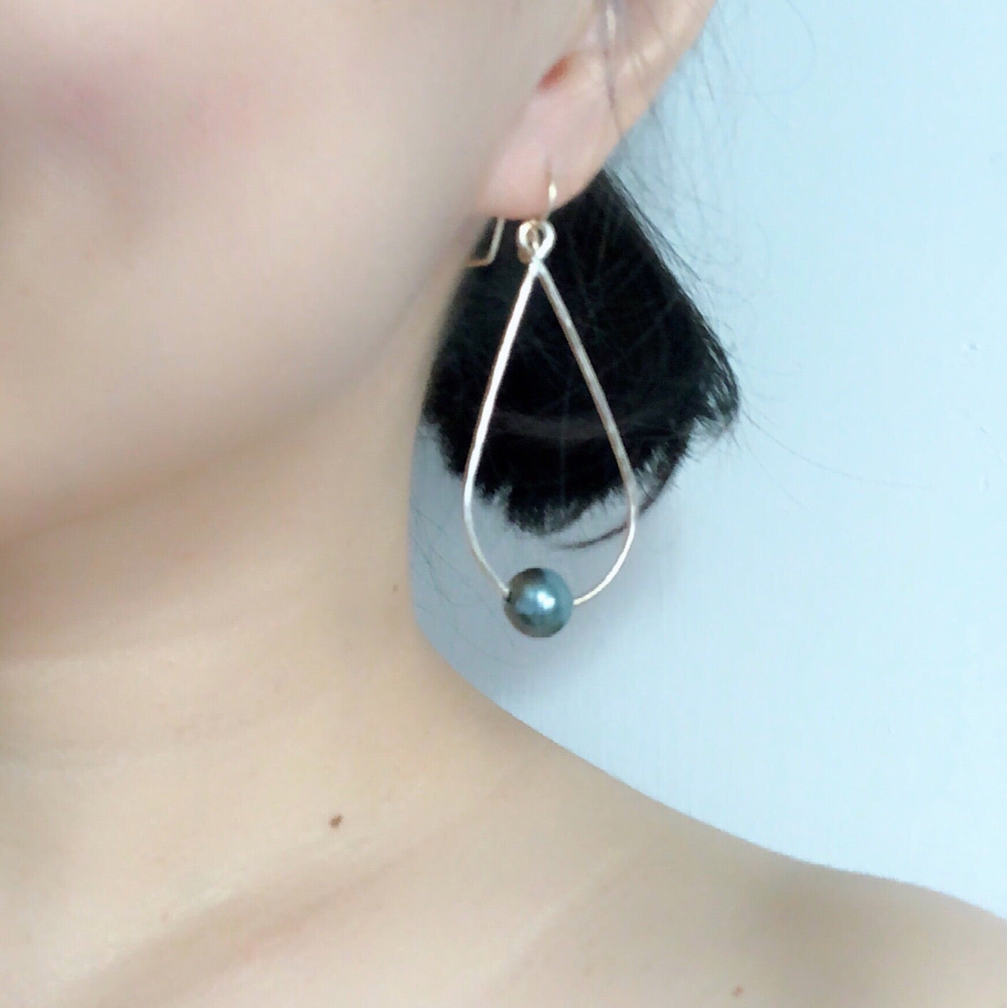 Exquisite Tahitian Pearl Earrings (E524) - Elegant & Timeless Jewelry for Women | Perfect for Weddings, Parties & Special Occasions
