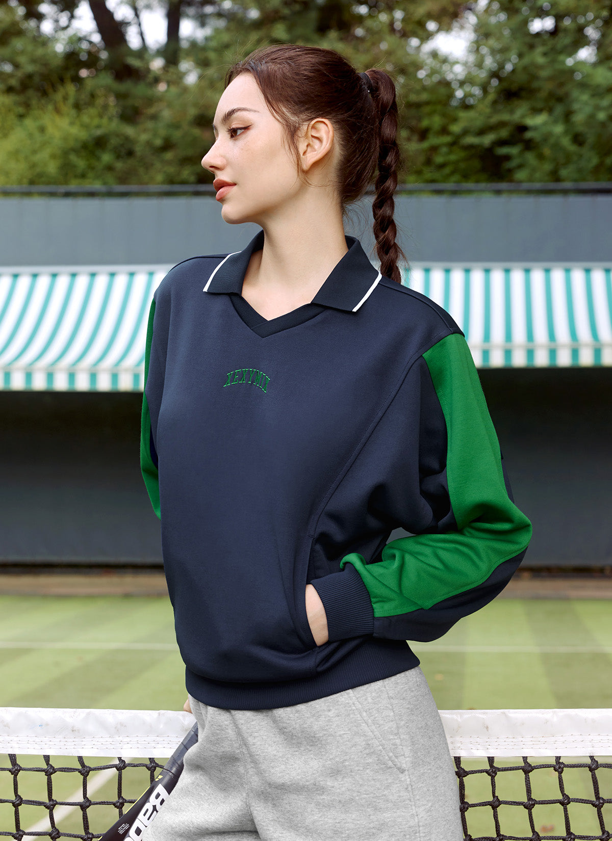 Stylish Color Block Collar Sweatshirt for Women | Trendy Pullover with Contrast Collar | Perfect for Casual Outfits, Layering & Streetwear Fashion