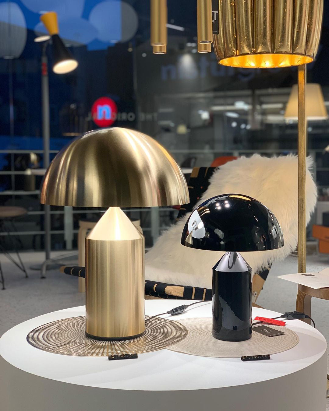 Modern Atollo Metal Table Lamp - Sleek Design for Living Room, Bedroom & Office - Dimmable LED Light for Home Decor & Workspace