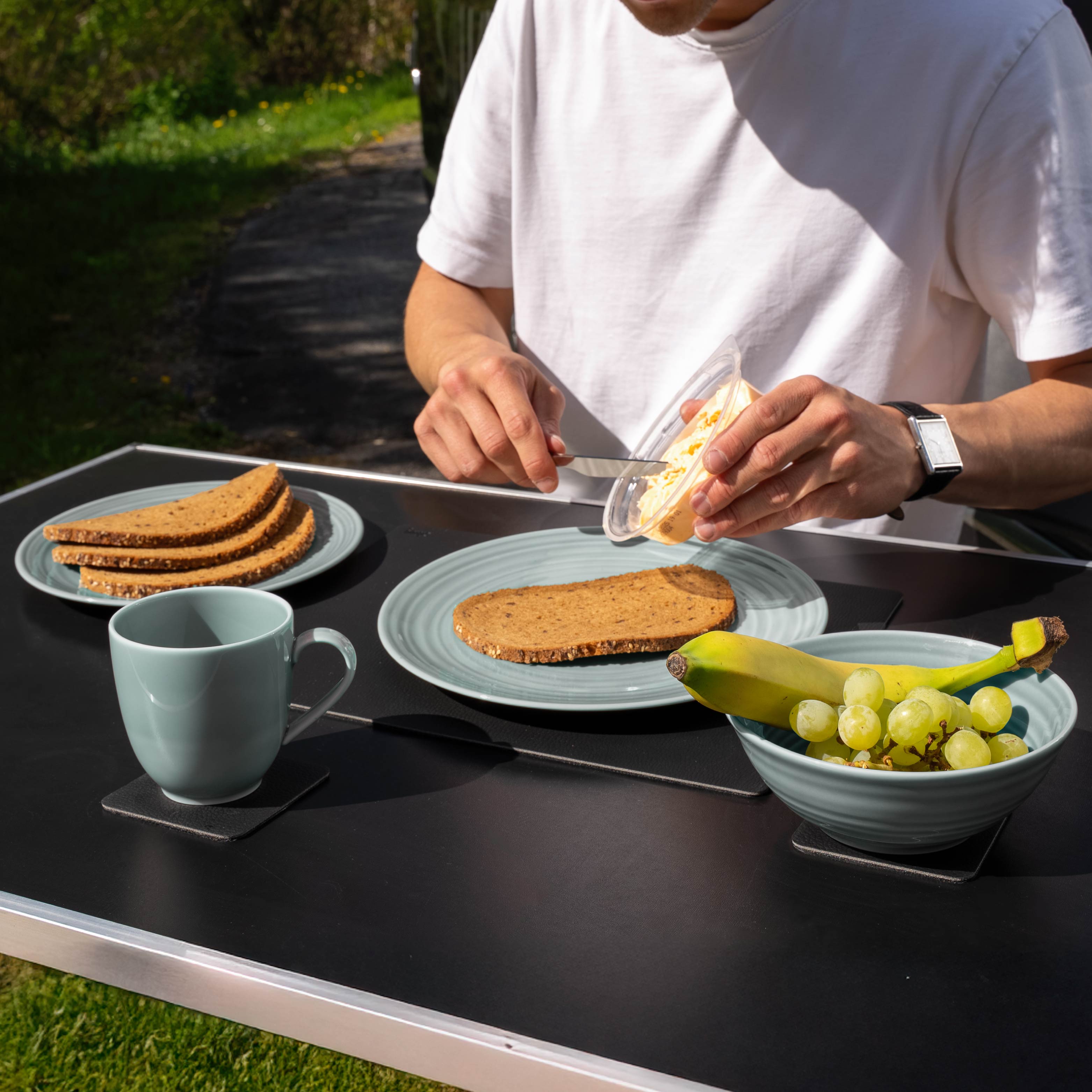 Premium Magnetic Porcelain Dinnerware Set in Cyan - Elegant & Durable Tableware for Everyday Dining & Special Occasions