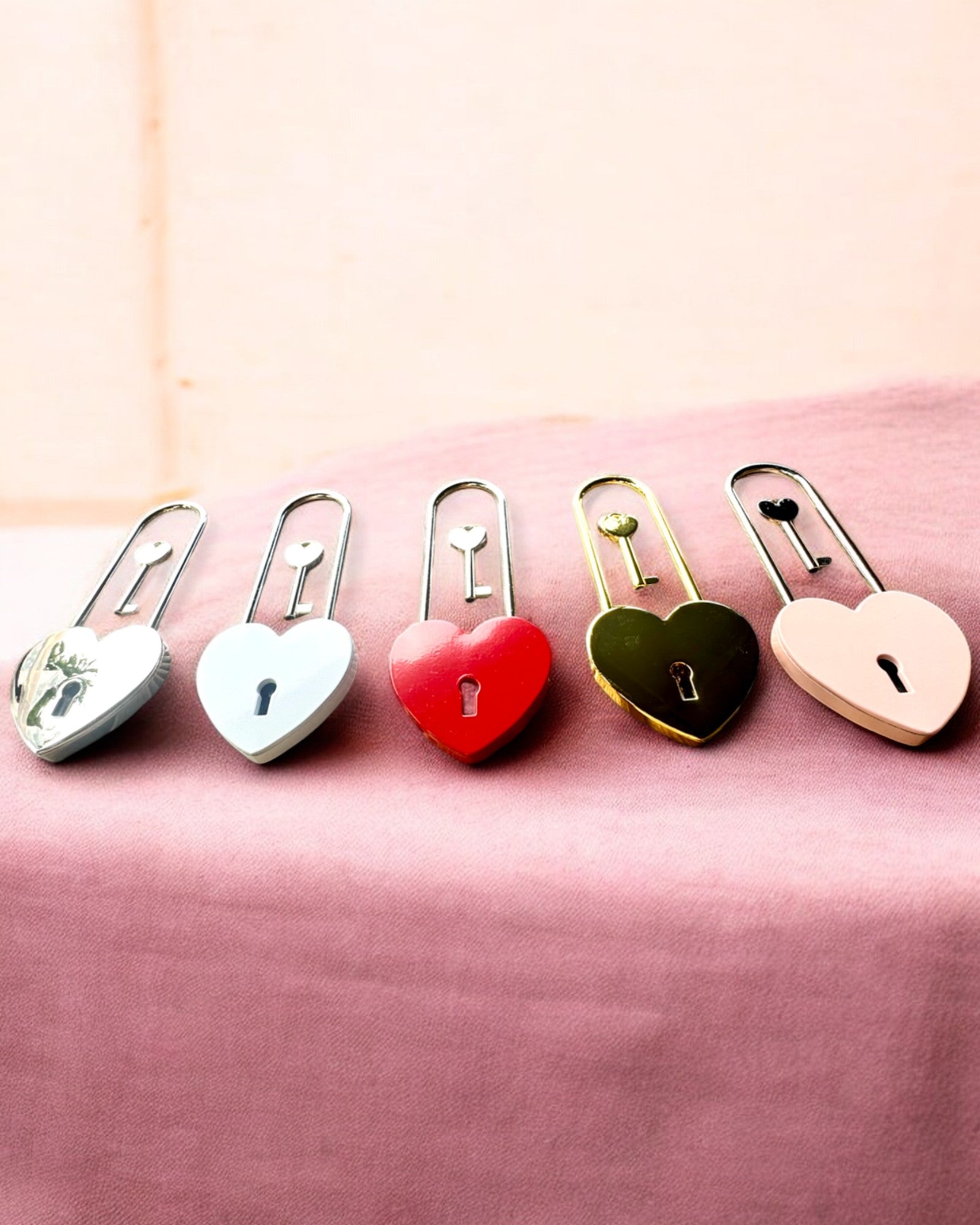 Engravable Magic Love Padlocks - 5 Colors for Couples, Anniversaries & Romantic Gifts - Perfect for Bridges, Parks & Memory Keepsakes