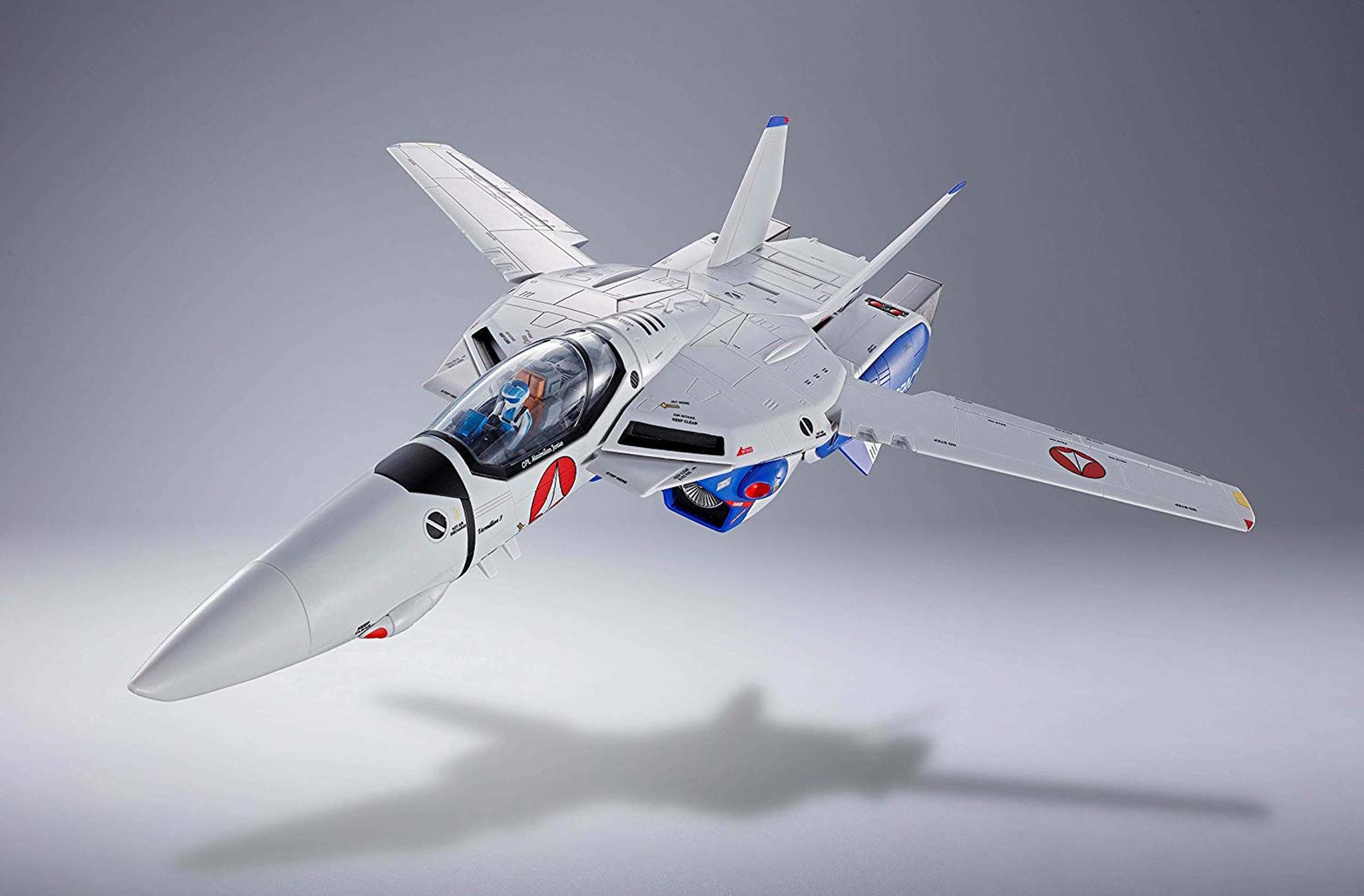Bandai DX Chogokin Macross VF-1A Valkyrie Maximilian Jenius Custom Action Figure - Collectible Anime Robot Toy for Display & Play - Perfect for Anime Fans & Model Collectors